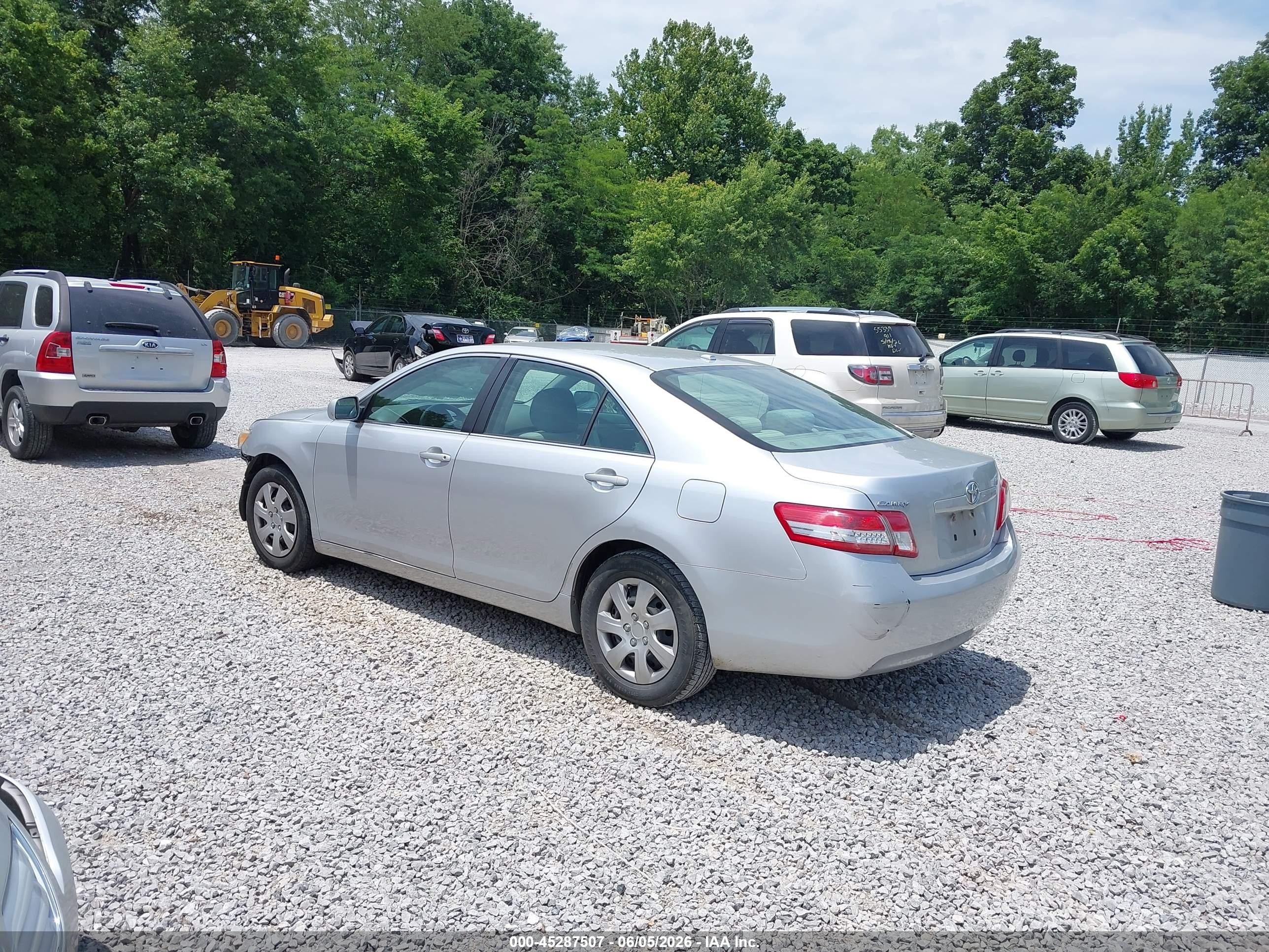 2011 Toyota Camry   Silver vin: 4T1BF3EK5BU753890