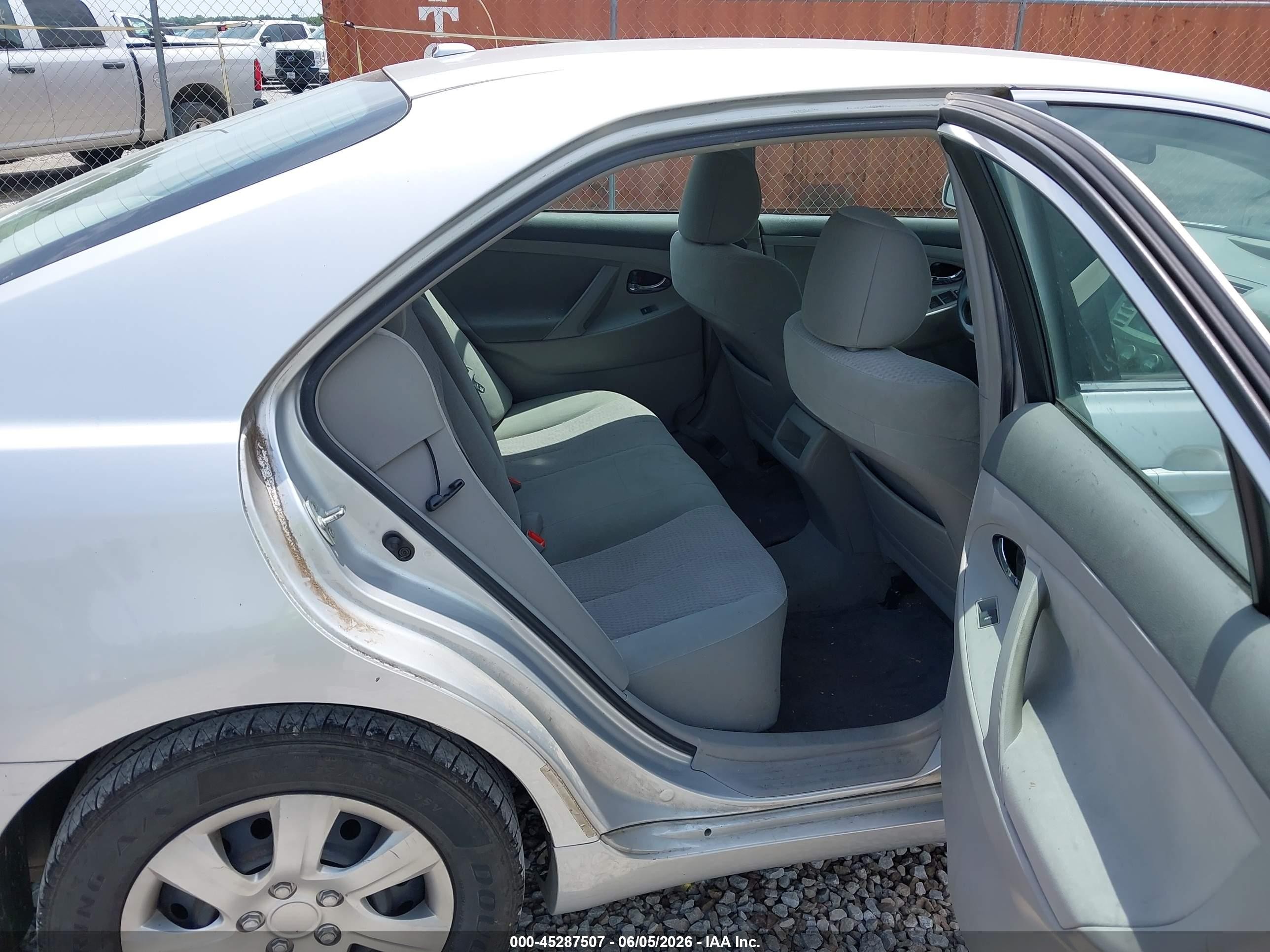 2011 Toyota Camry   Silver vin: 4T1BF3EK5BU753890