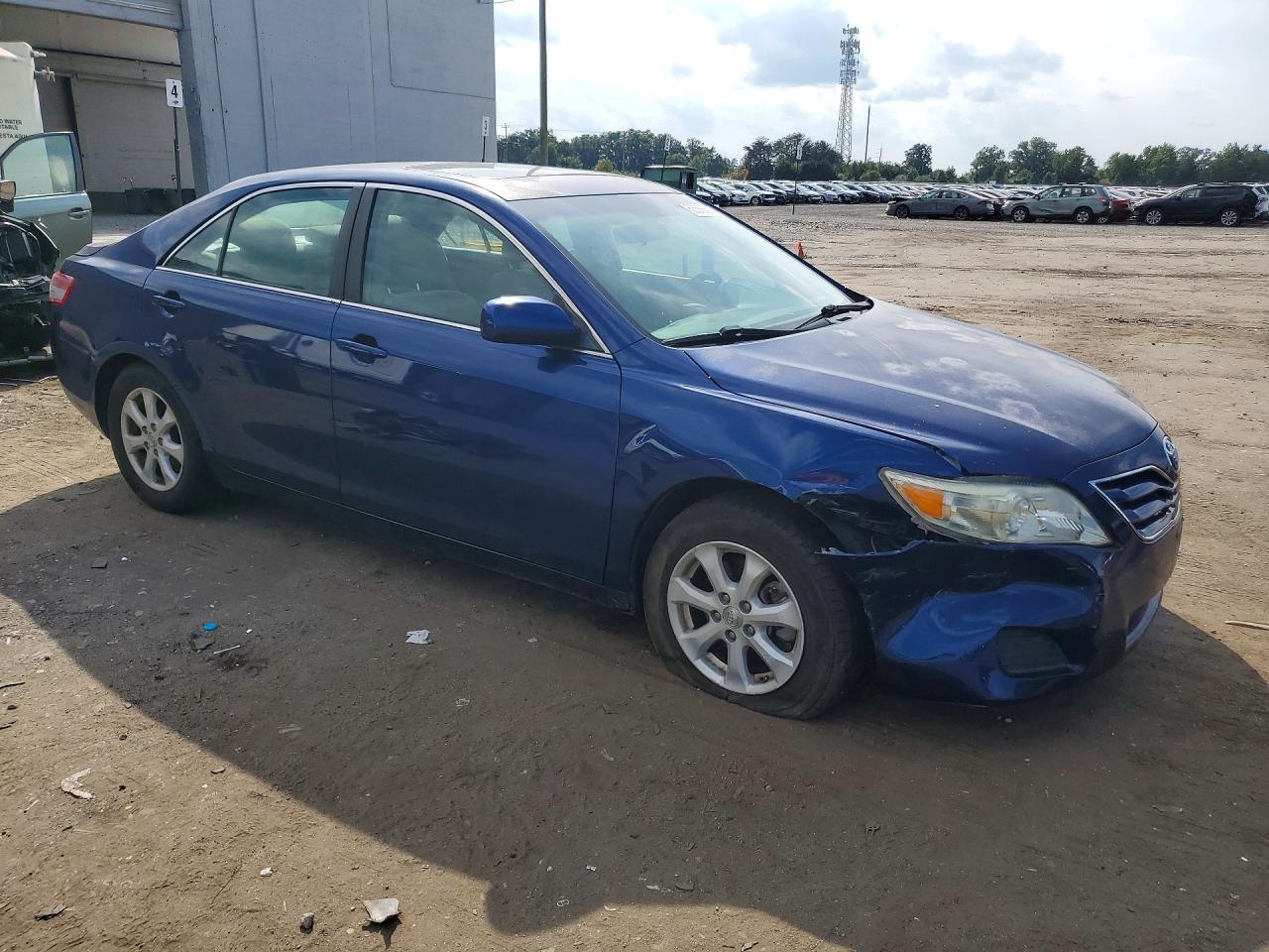 2011 Toyota Camry Le Blue vin: 4T1BF3EK5BU763612