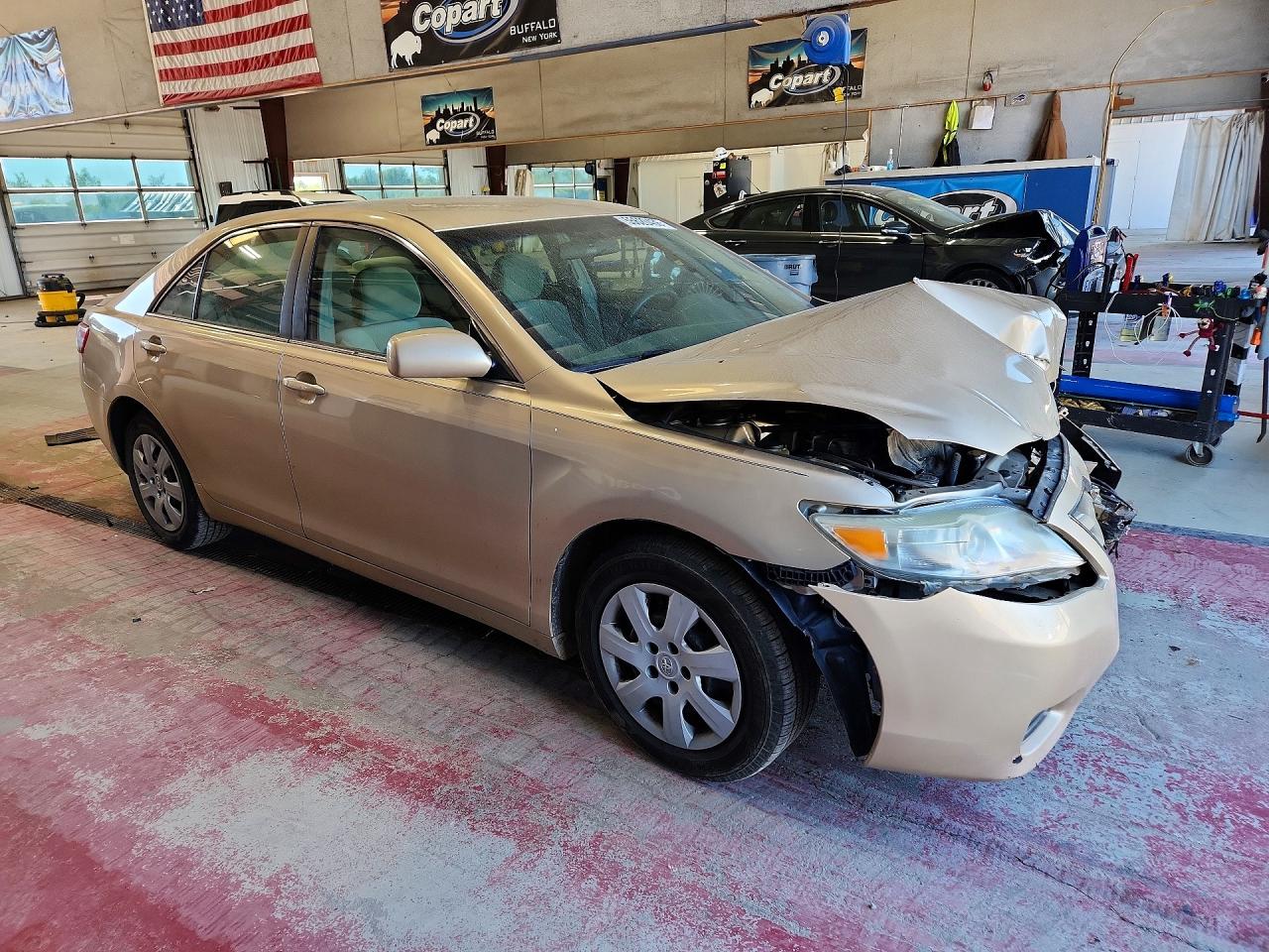 2010 Toyota Camry Le Желто-коричневый vin: 4T1BF3EK6AU049633