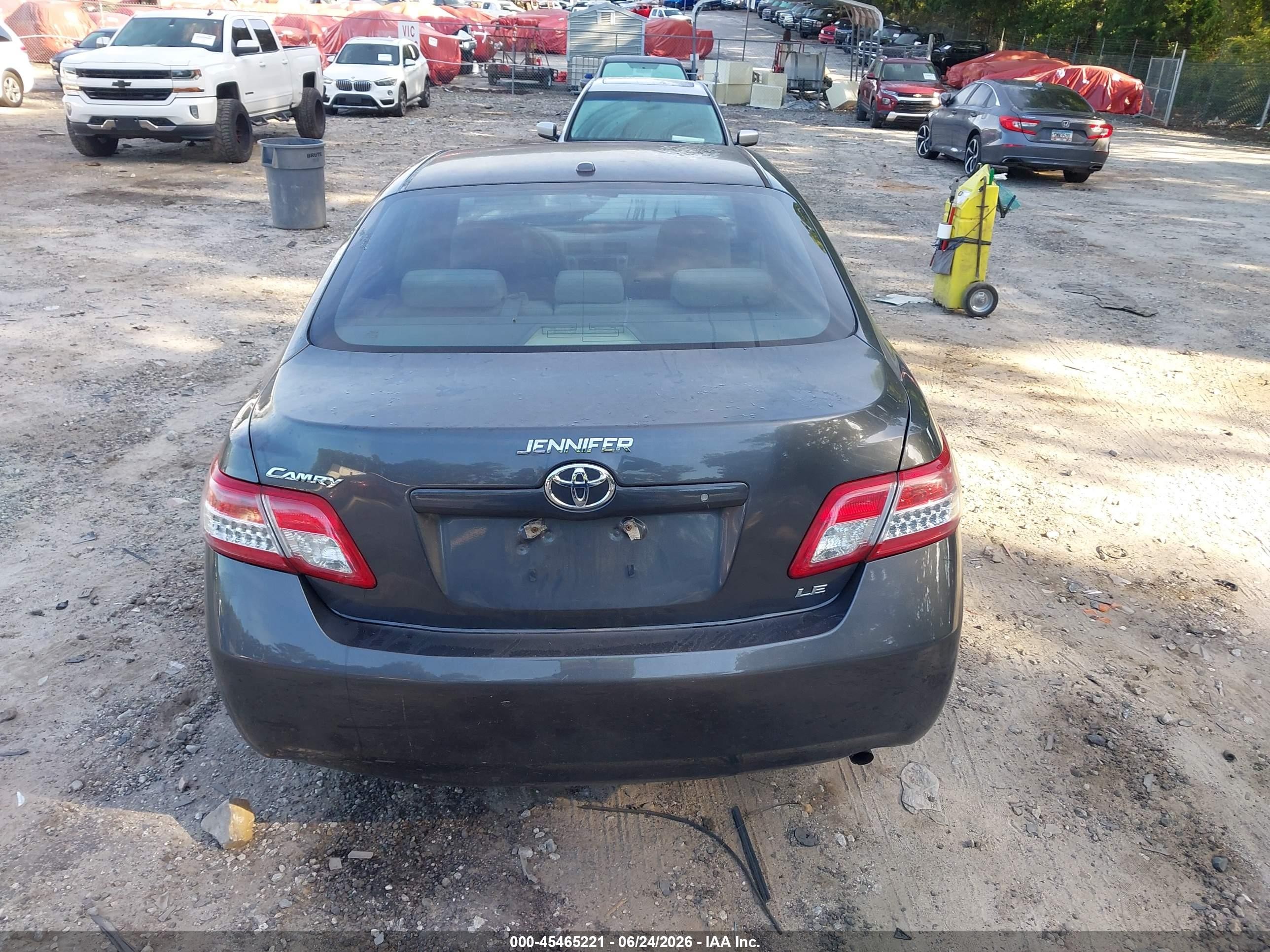 2010 Toyota Camry Le Gray vin: 4T1BF3EK6AU053648