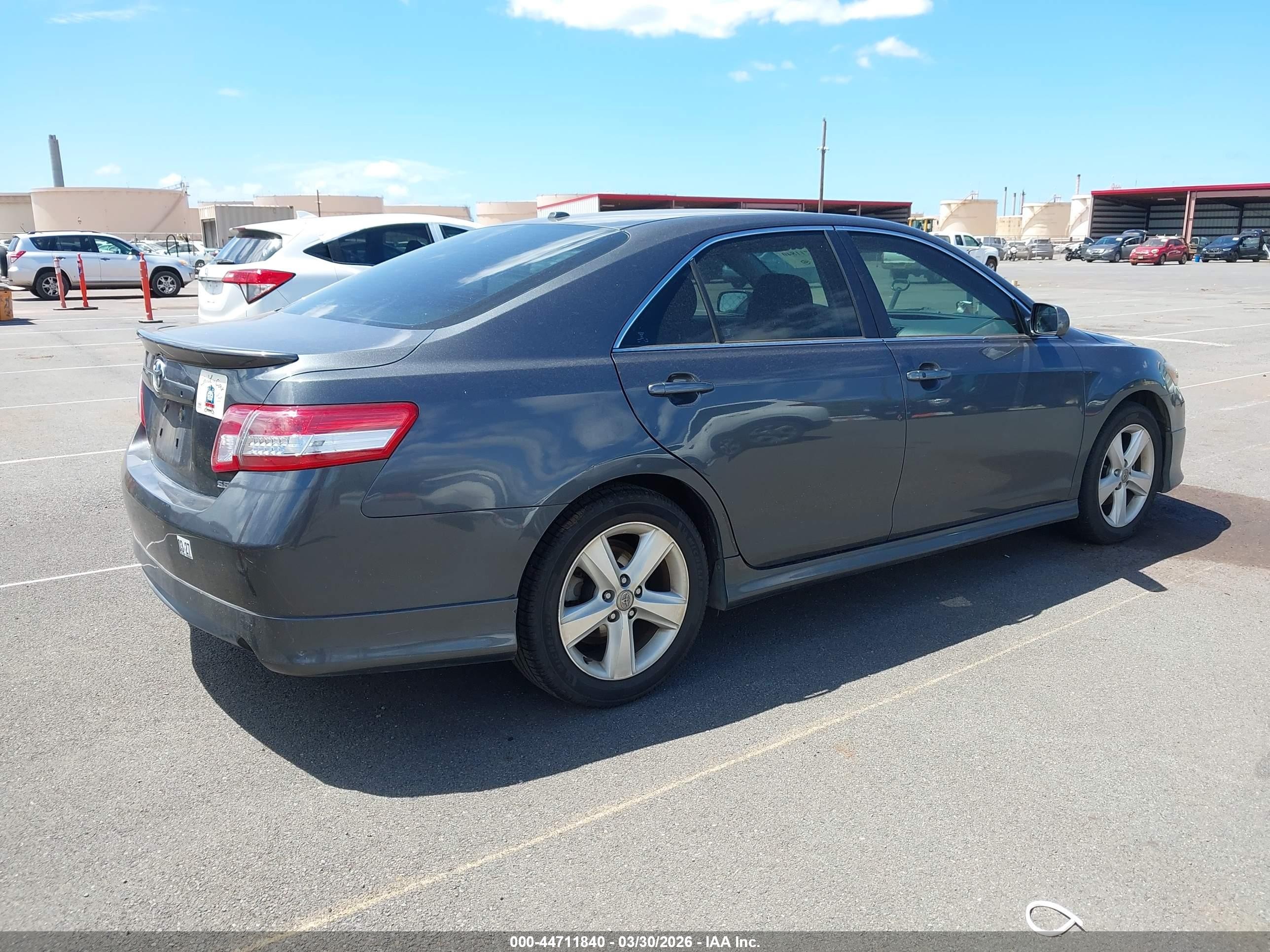 2010 Toyota Camry Se Gray vin: 4T1BF3EK6AU070997