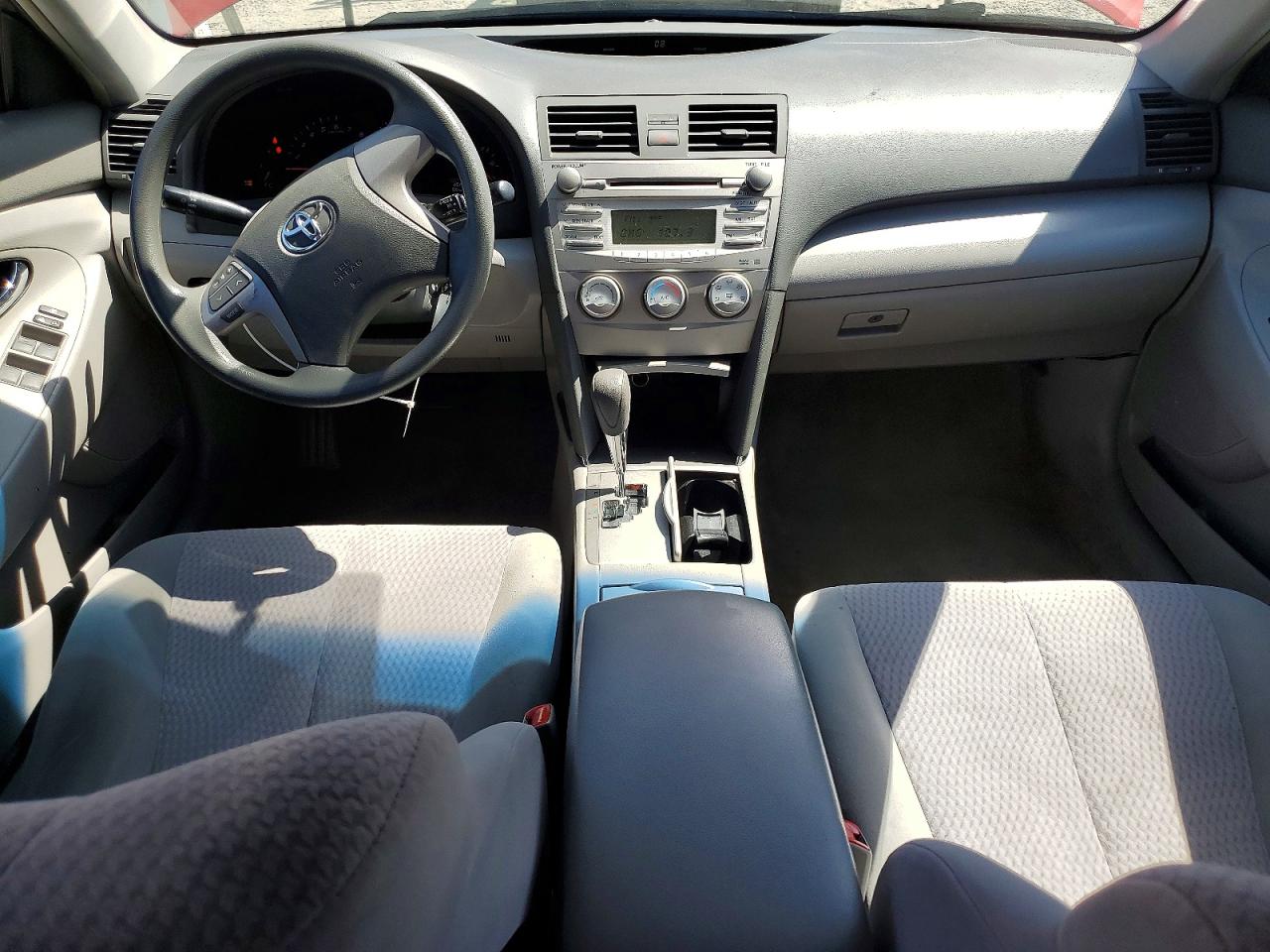 2010 Toyota Camry Le Red vin: 4T1BF3EK6AU090053