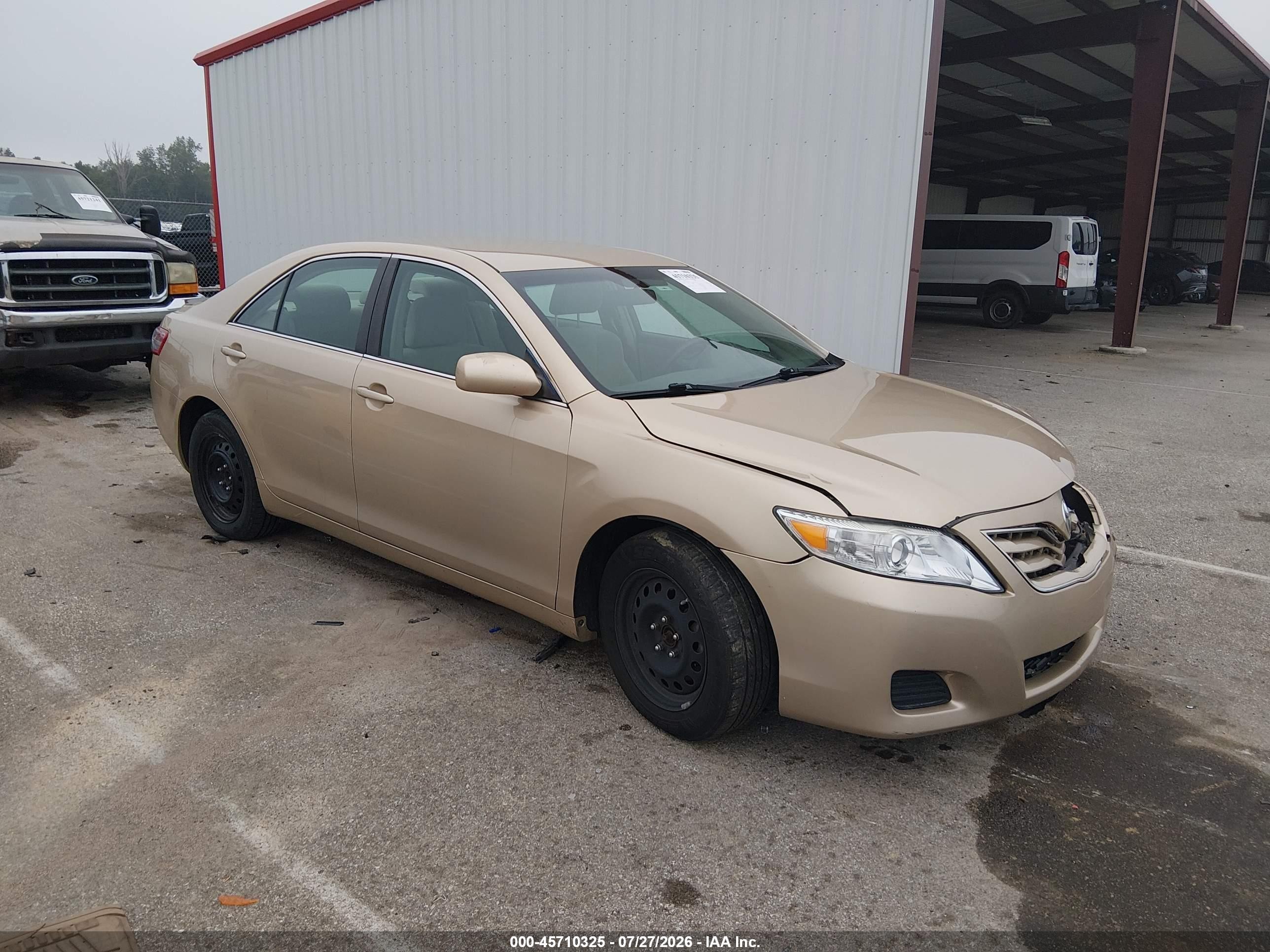 2010 Toyota Camry Le Gold vin: 4T1BF3EK6AU090943