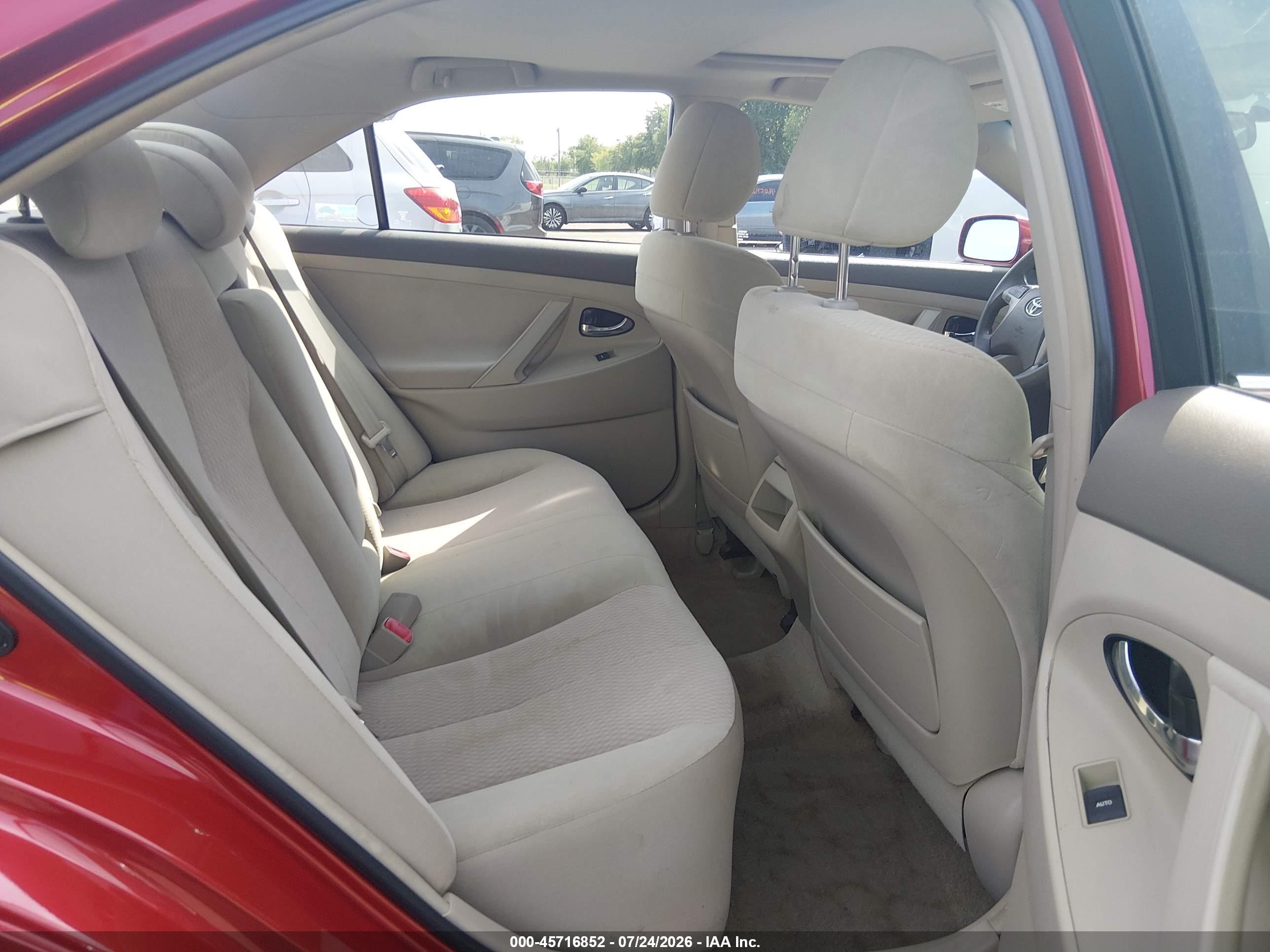 2010 Toyota Camry Le Red vin: 4T1BF3EK6AU108597