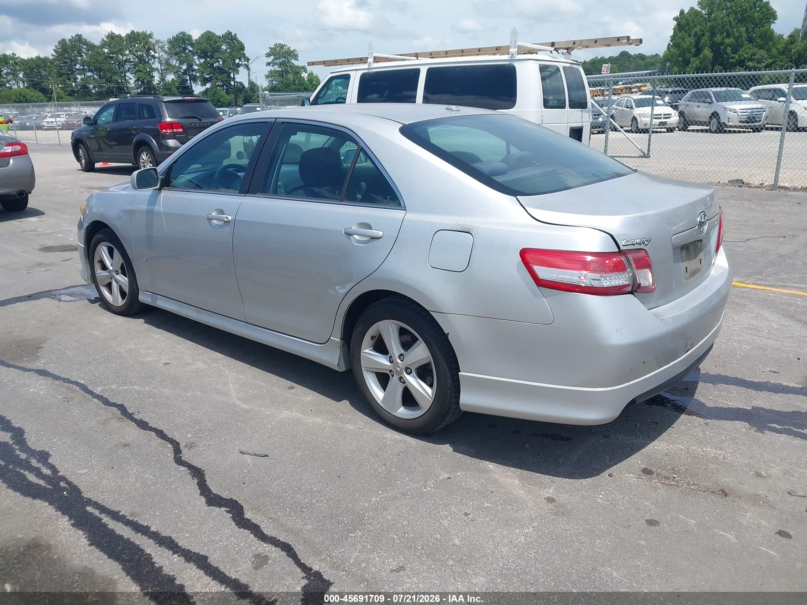 2010 Toyota Camry Se Silver vin: 4T1BF3EK6AU503167