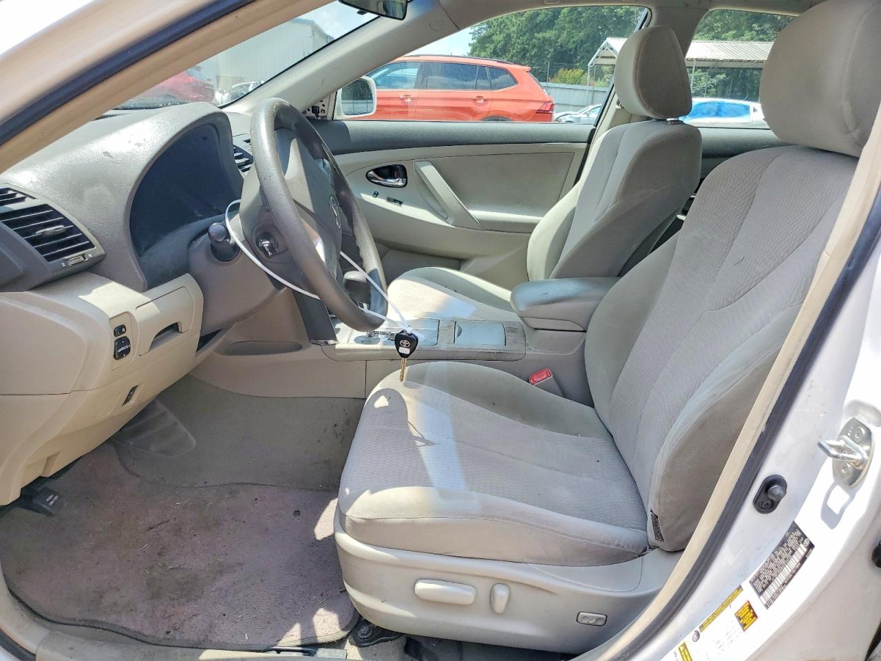2010 Toyota Camry Le White vin: 4T1BF3EK6AU520793
