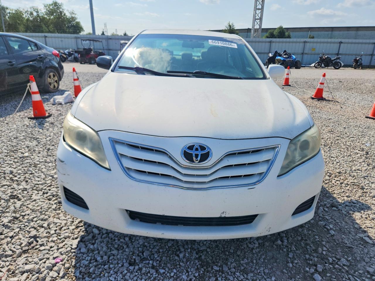 2010 Toyota Camry Le White vin: 4T1BF3EK6AU566026