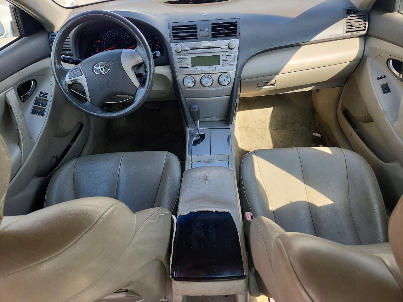 2010 Toyota Camry Le White vin: 4T1BF3EK6AU566026