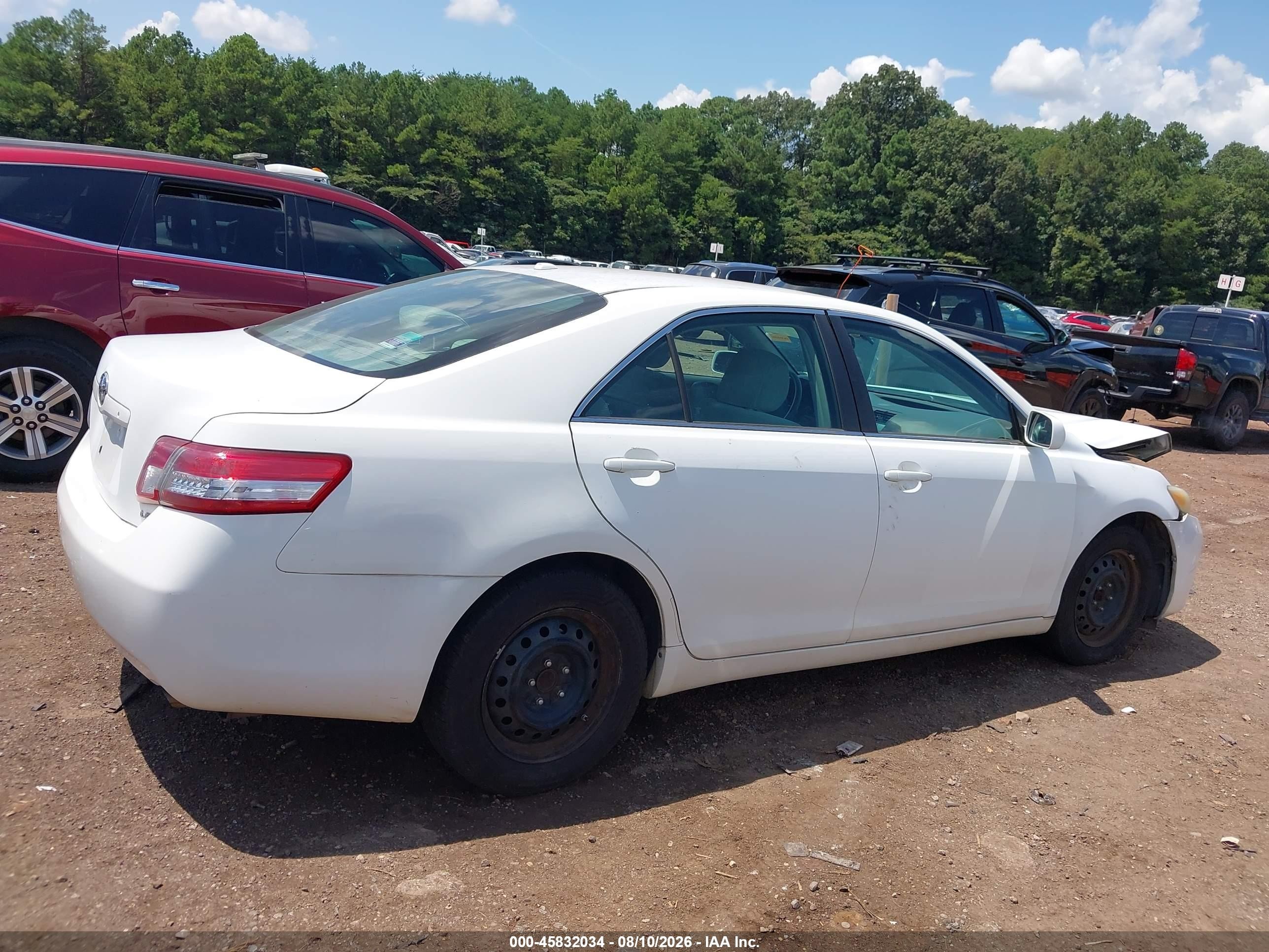 2010 Toyota Camry Le White vin: 4T1BF3EK6AU573249