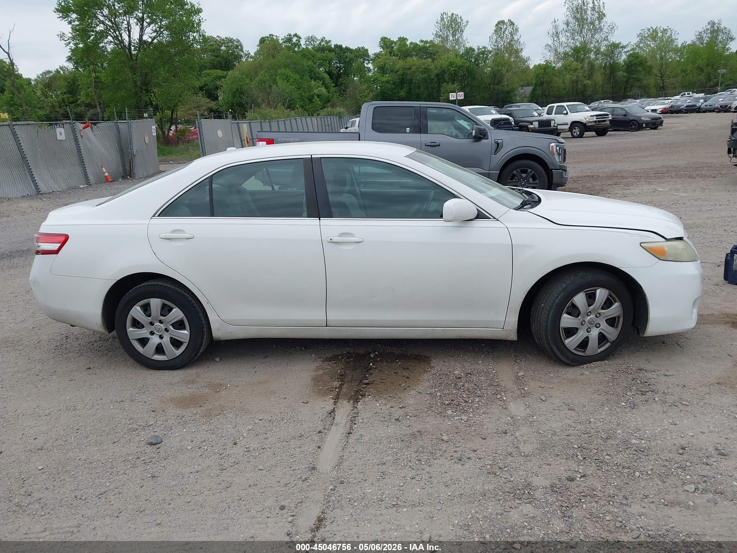2010 Toyota Camry   Белый vin: 4T1BF3EK6AU575759
