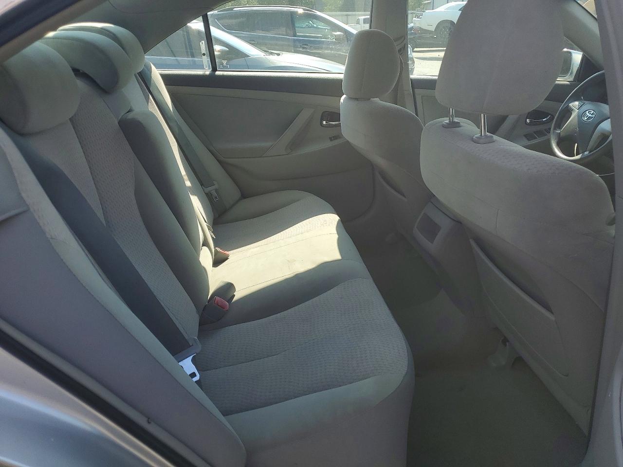 2010 Toyota Camry Le Серебряный vin: 4T1BF3EK6AU576488