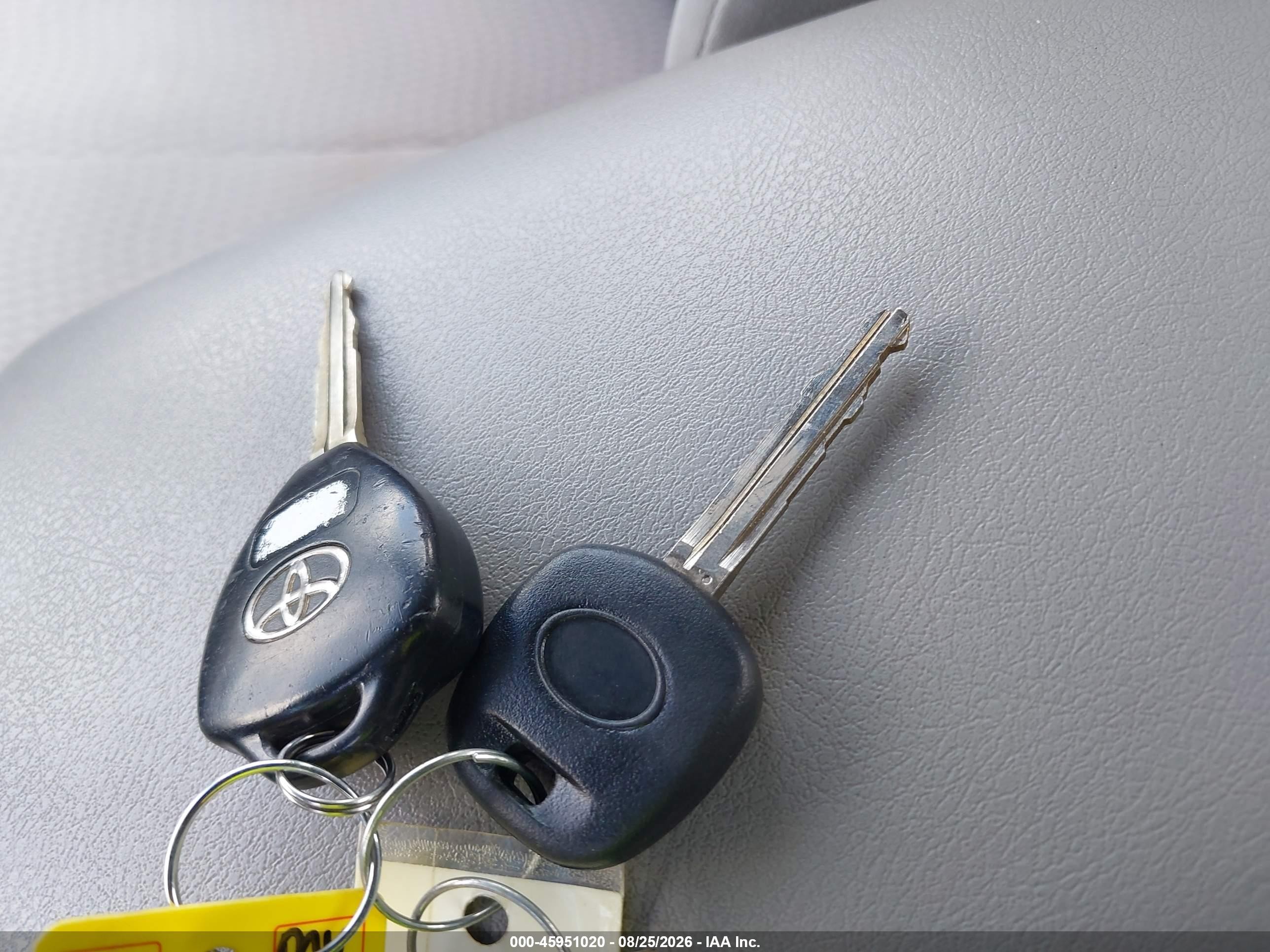 2010 Toyota Camry Le Белый vin: 4T1BF3EK6AU577690