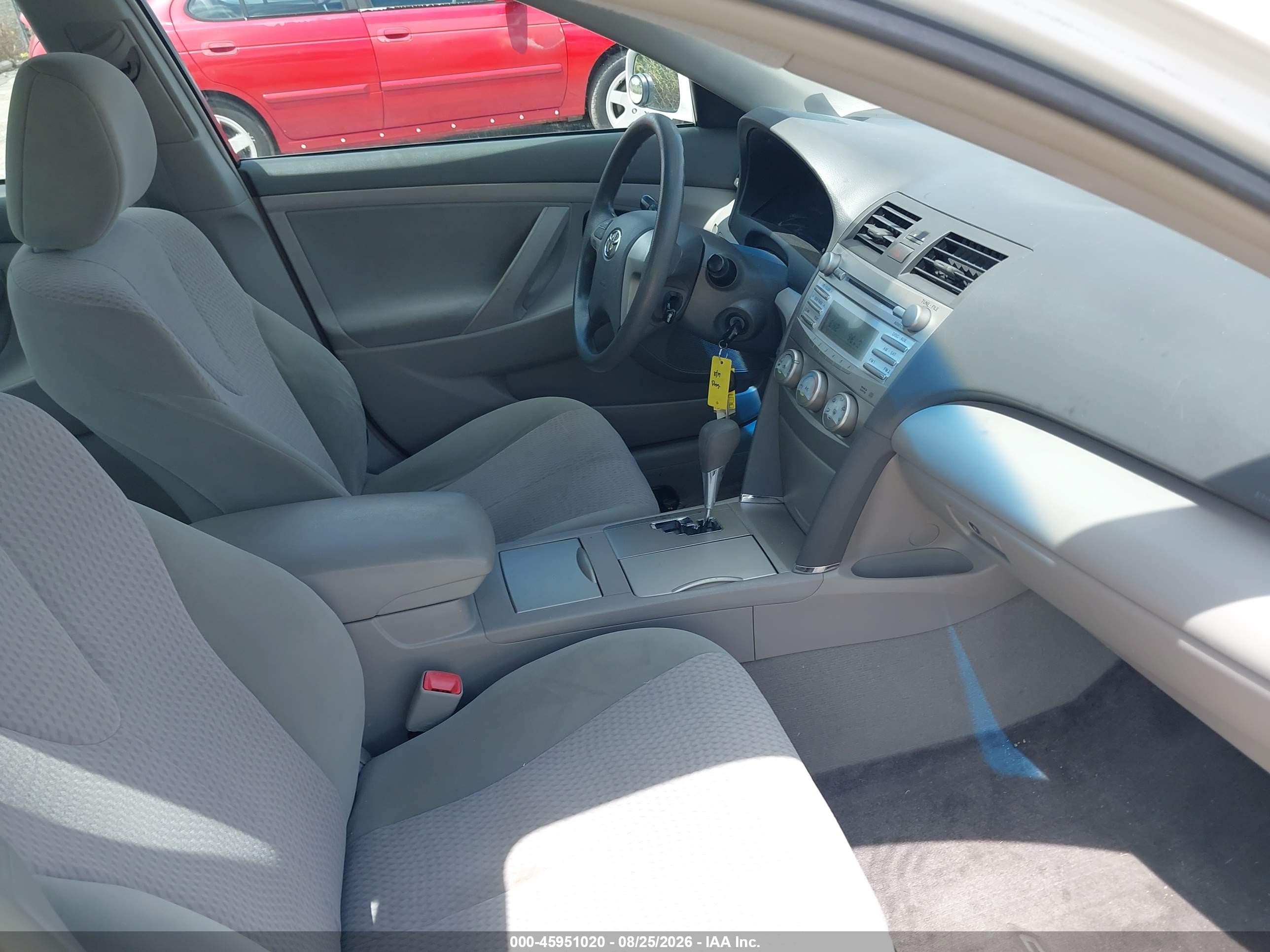 2010 Toyota Camry Le Белый vin: 4T1BF3EK6AU577690