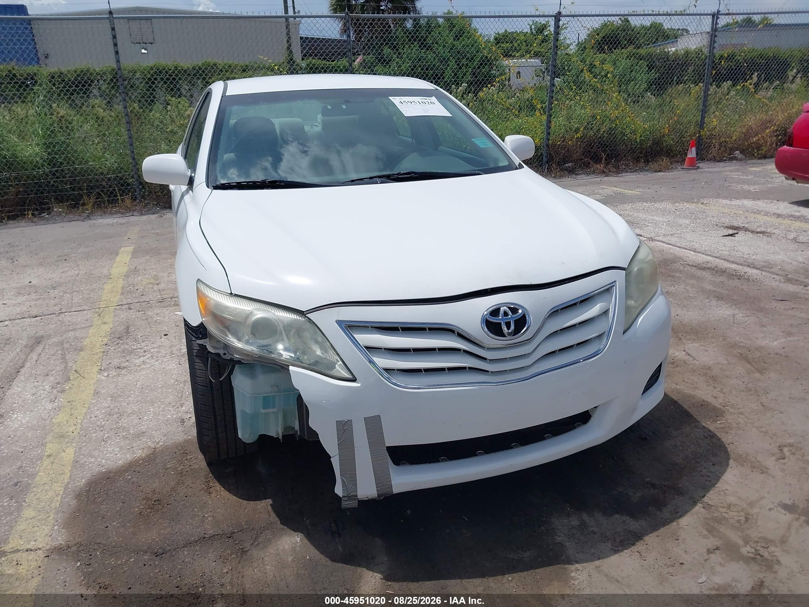 2010 Toyota Camry Le Белый vin: 4T1BF3EK6AU577690