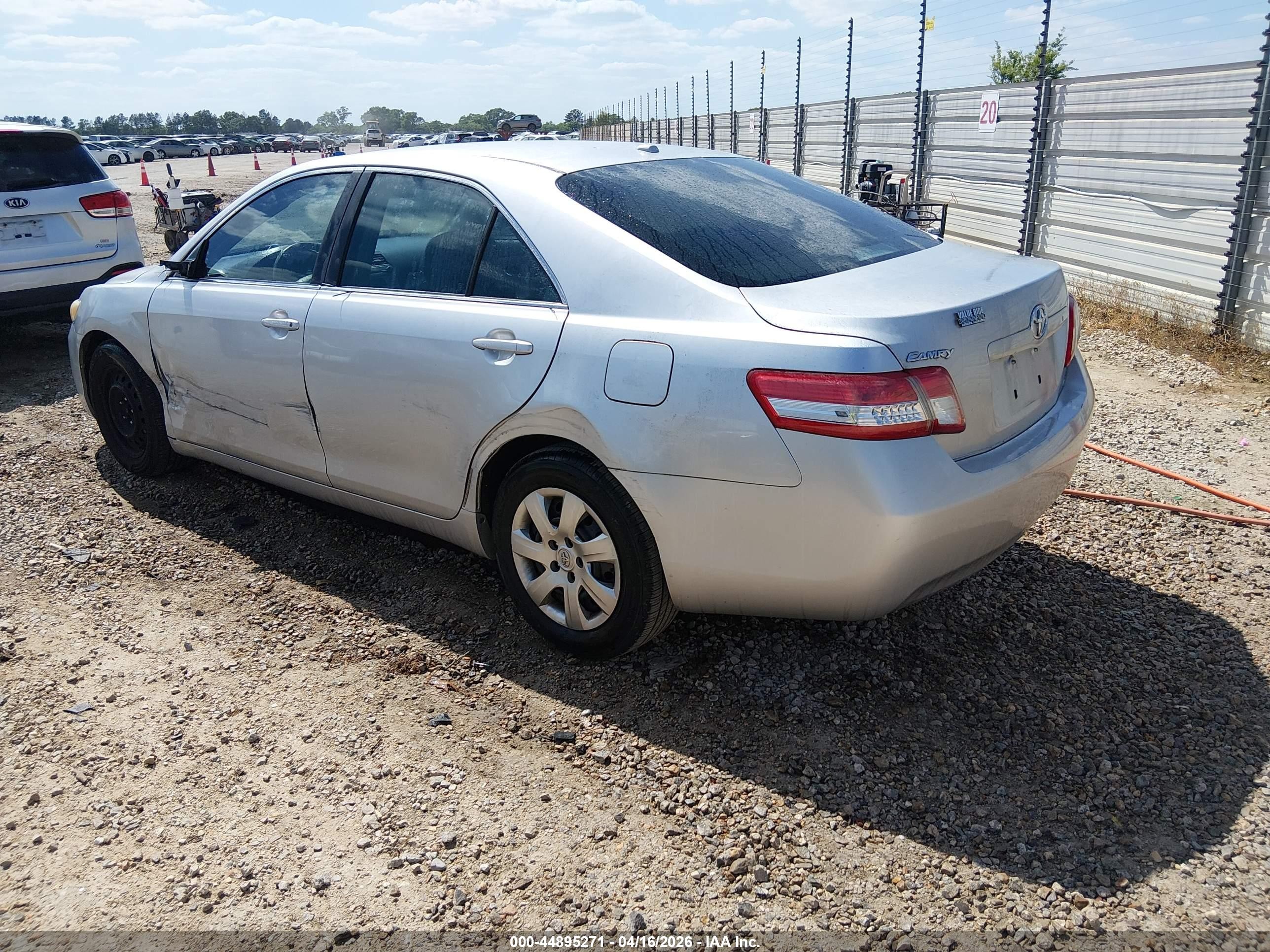 2011 Toyota Camry Silver vin: 4T1BF3EK6BU118449