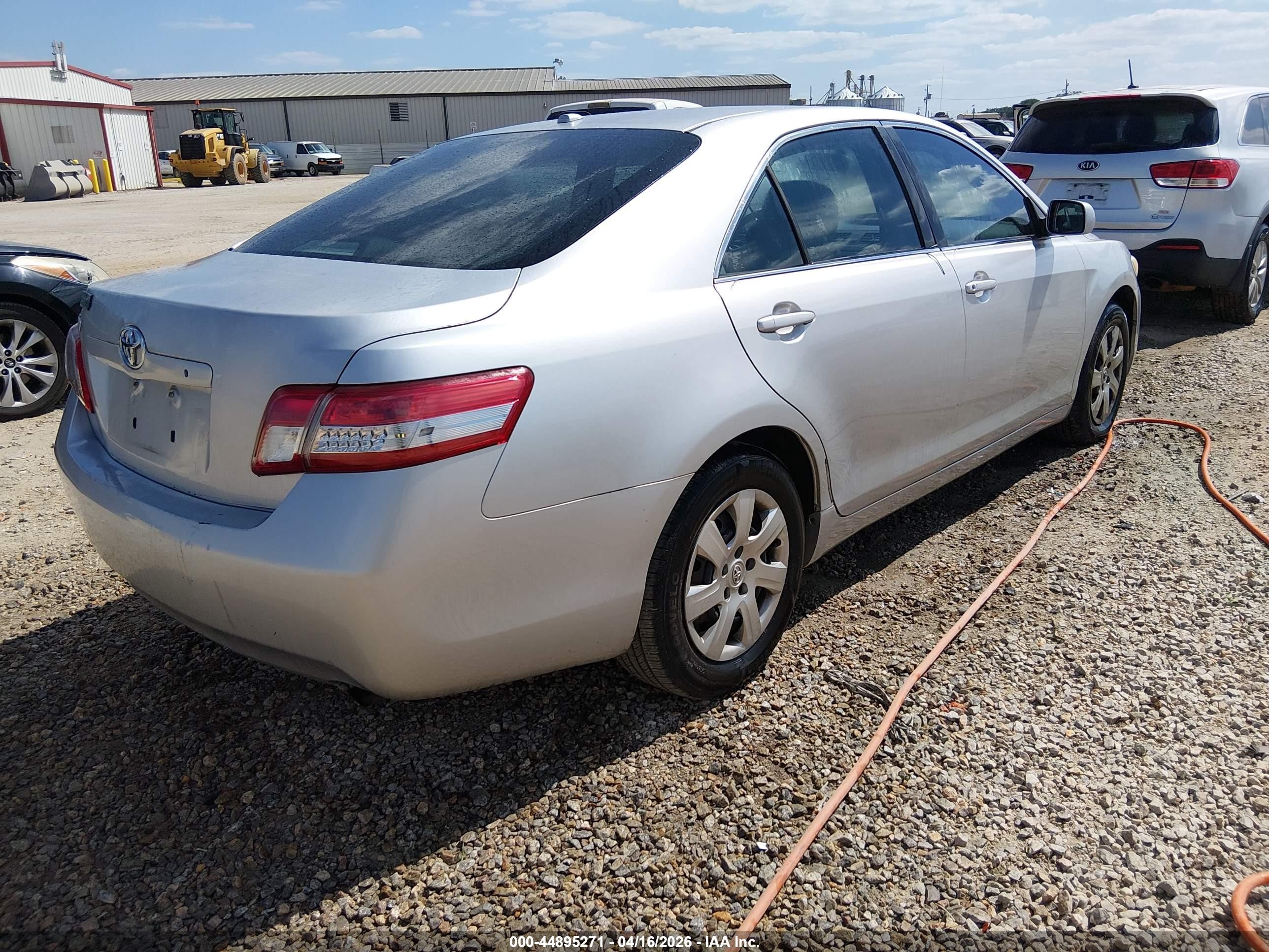 2011 Toyota Camry Silver vin: 4T1BF3EK6BU118449