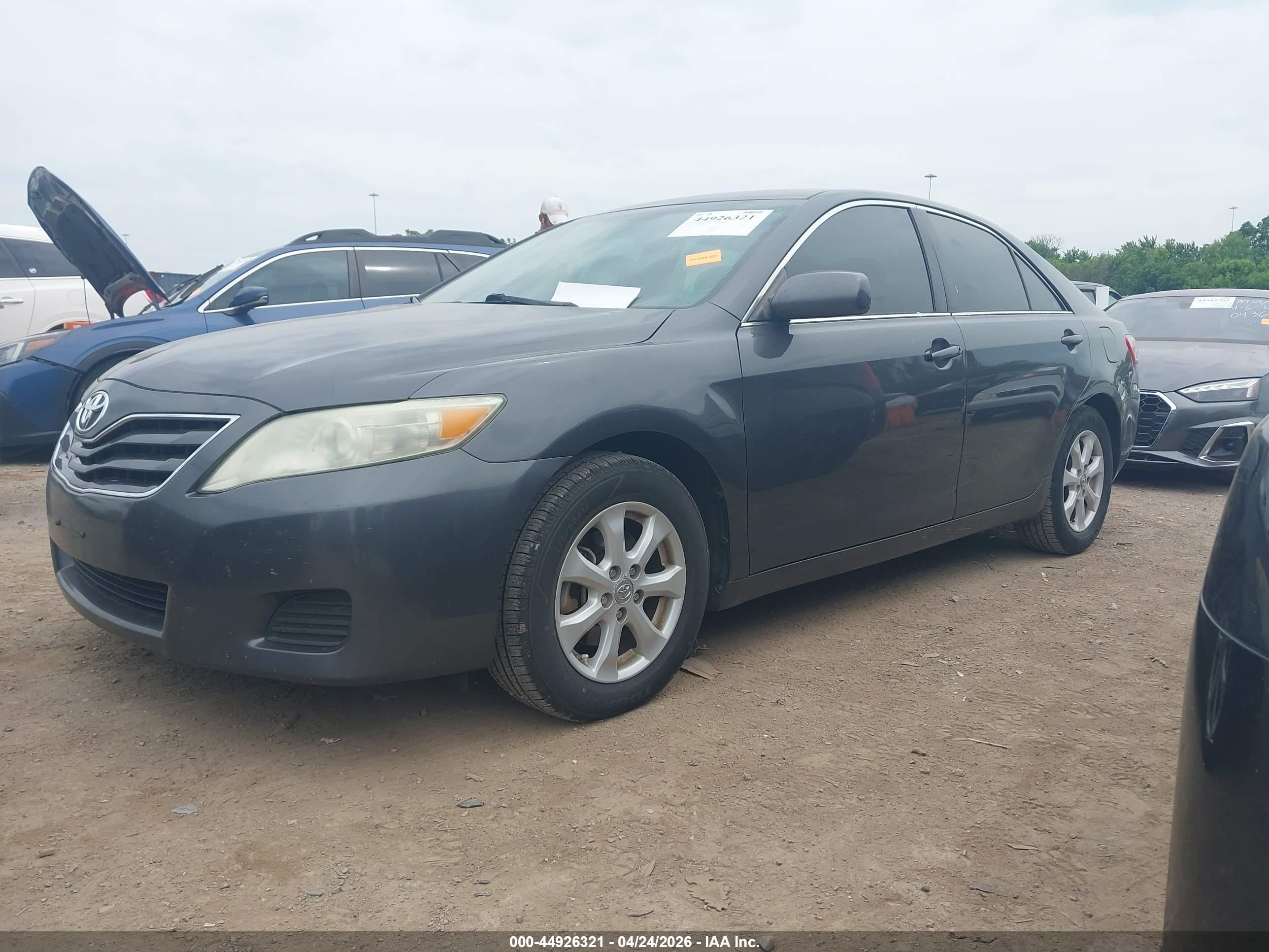2011 Toyota Camry Le Серый vin: 4T1BF3EK6BU133789