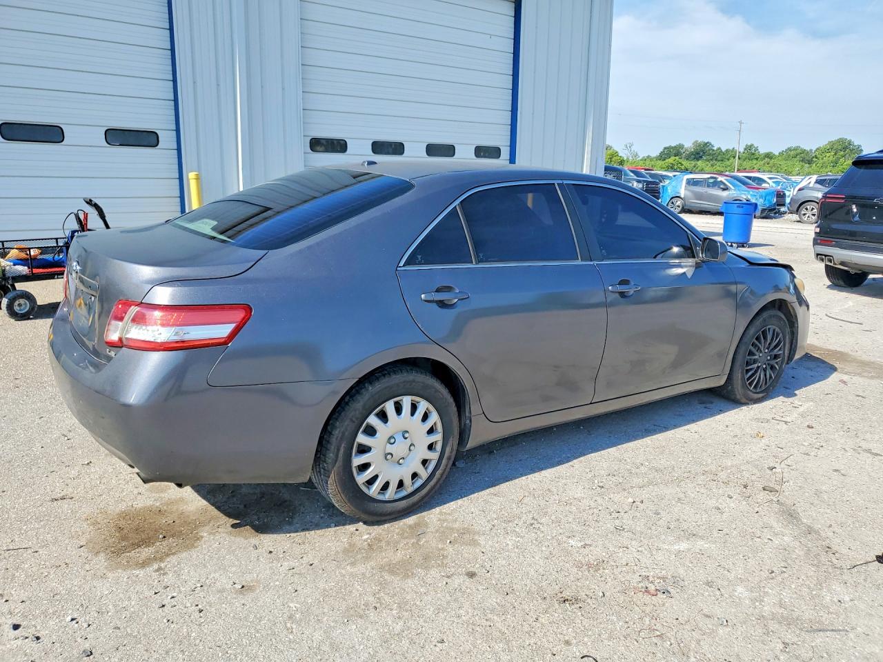 2011 Toyota Camry Le Серый vin: 4T1BF3EK6BU136773