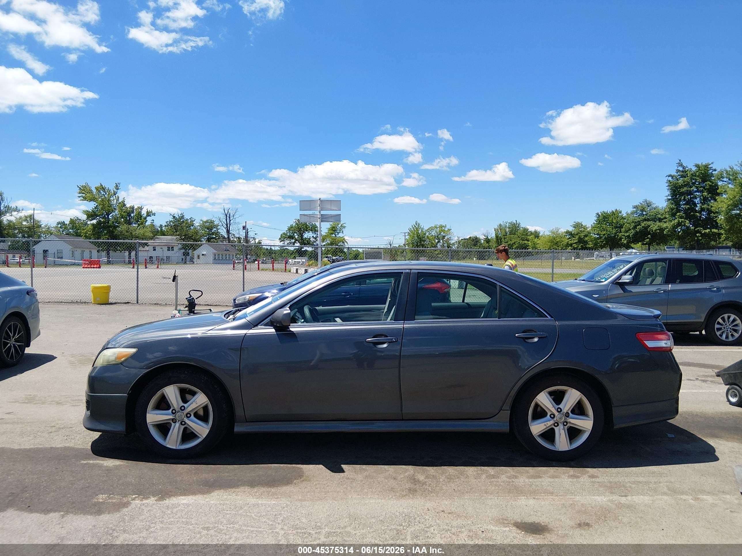 2011 Toyota Camry Se Gray vin: 4T1BF3EK6BU154075
