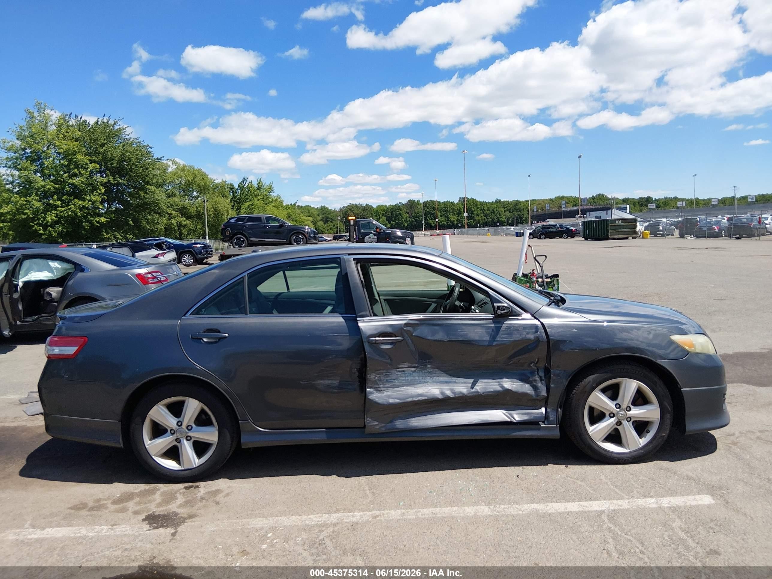 2011 Toyota Camry Se Gray vin: 4T1BF3EK6BU154075