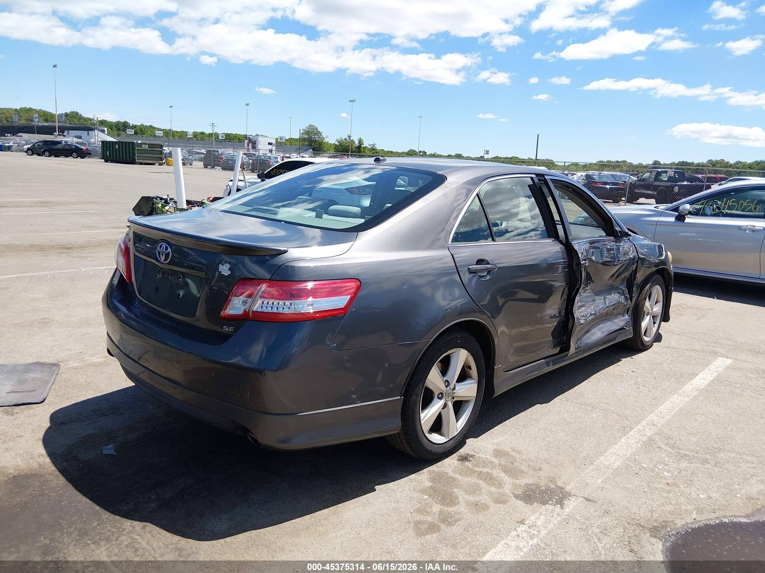 2011 Toyota Camry Se Gray vin: 4T1BF3EK6BU154075