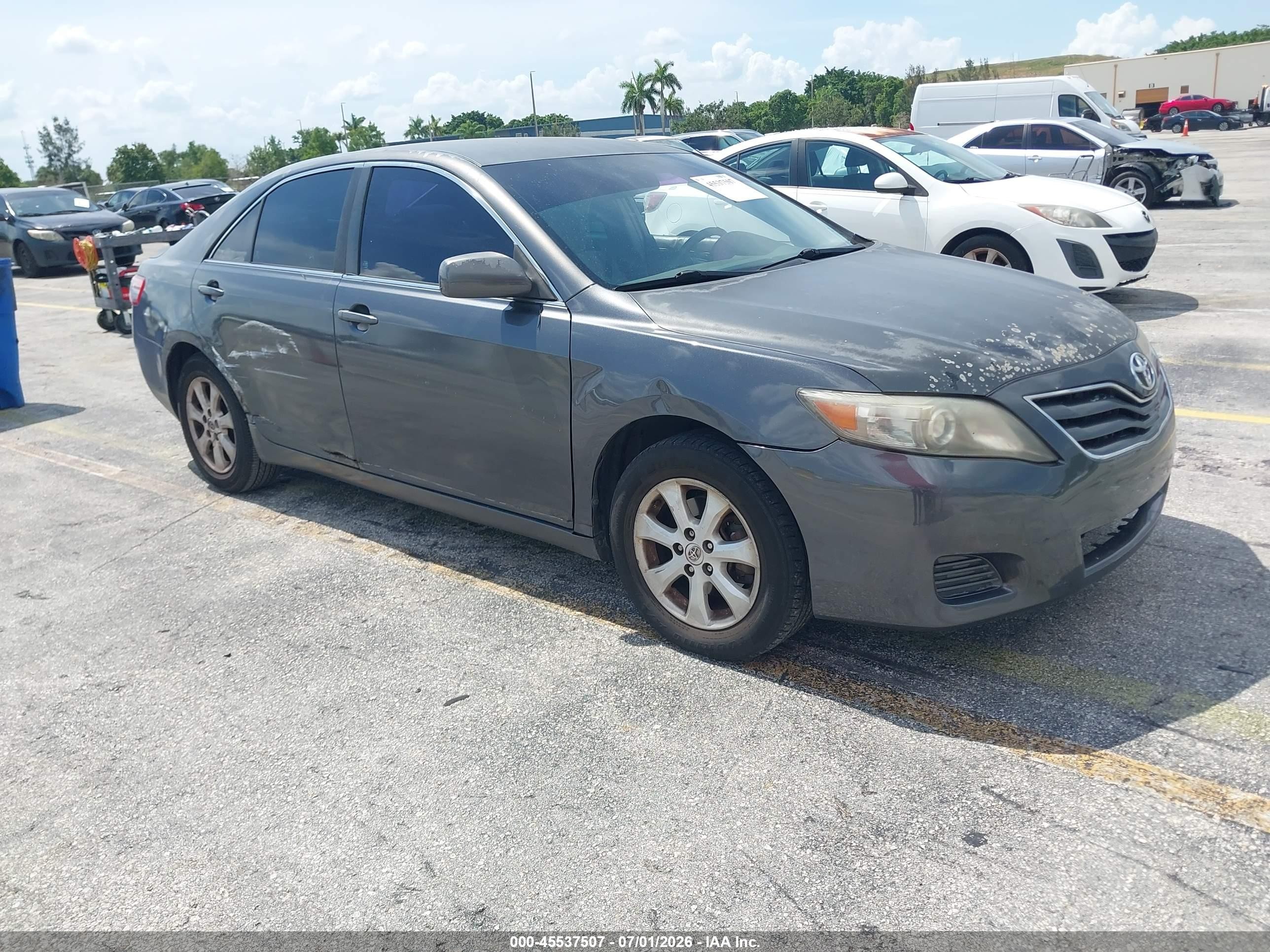 2011 Toyota Camry Le Серый vin: 4T1BF3EK6BU175993