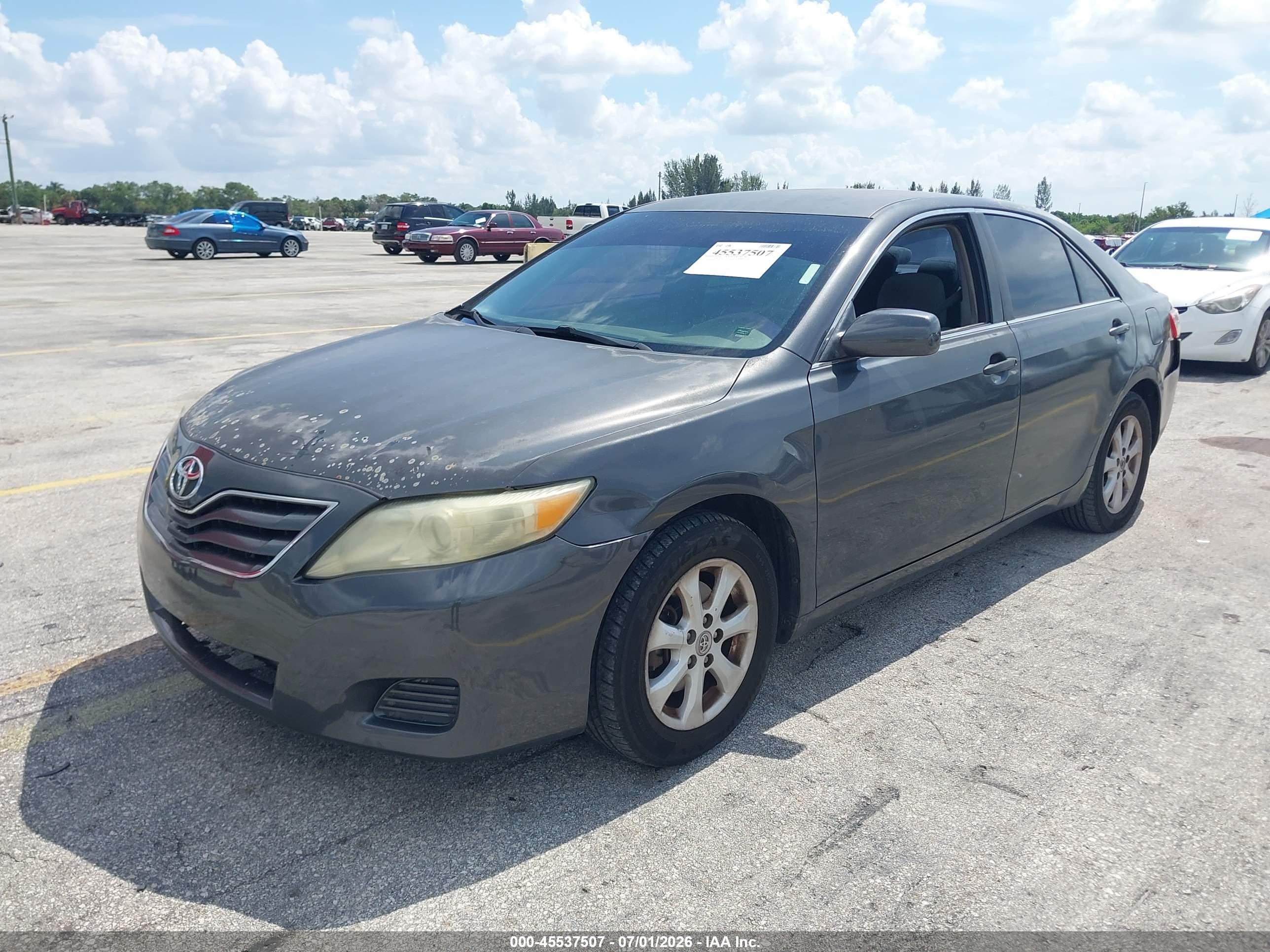 2011 Toyota Camry Le Gray vin: 4T1BF3EK6BU175993