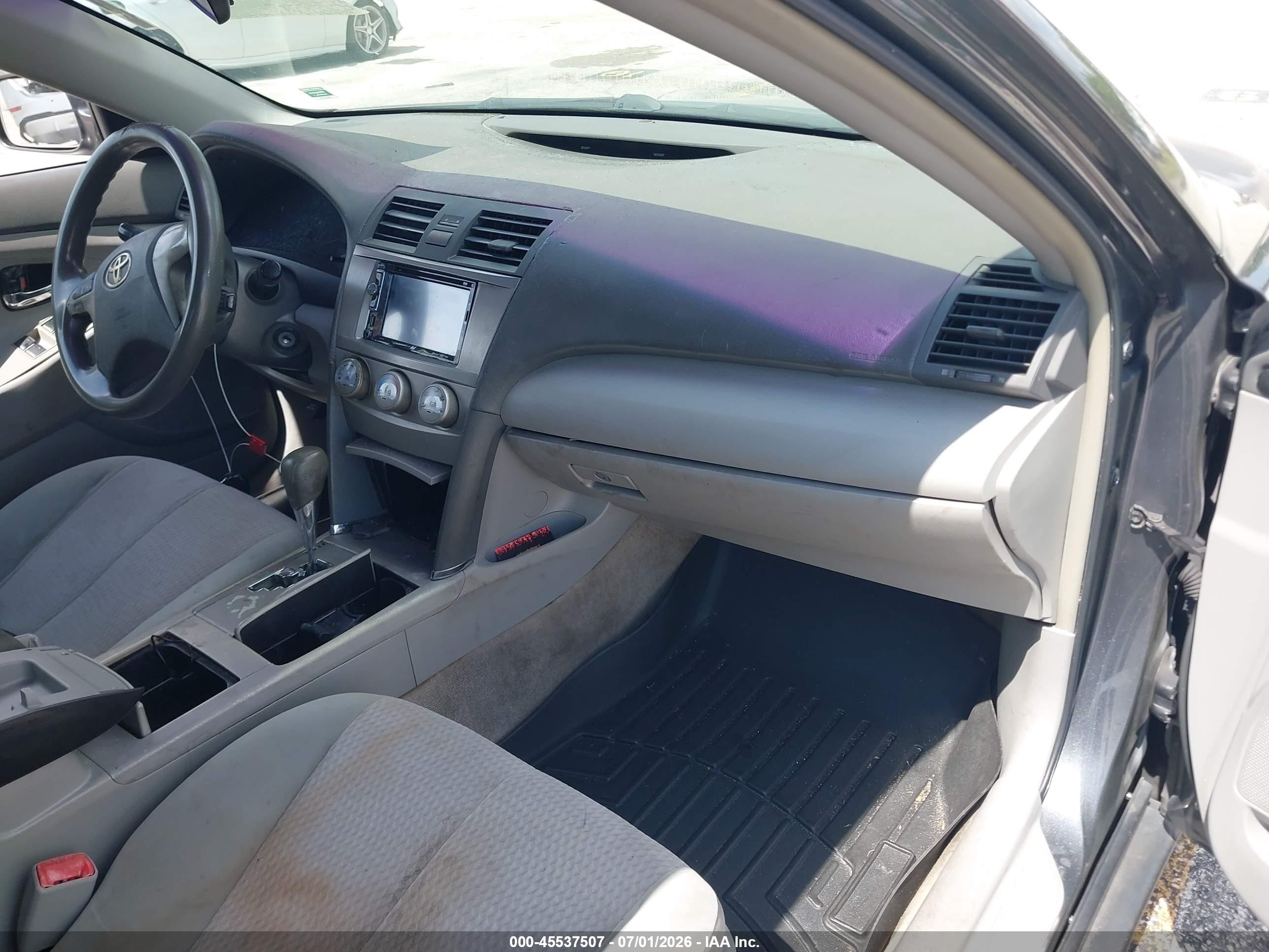 2011 Toyota Camry Le Gray vin: 4T1BF3EK6BU175993