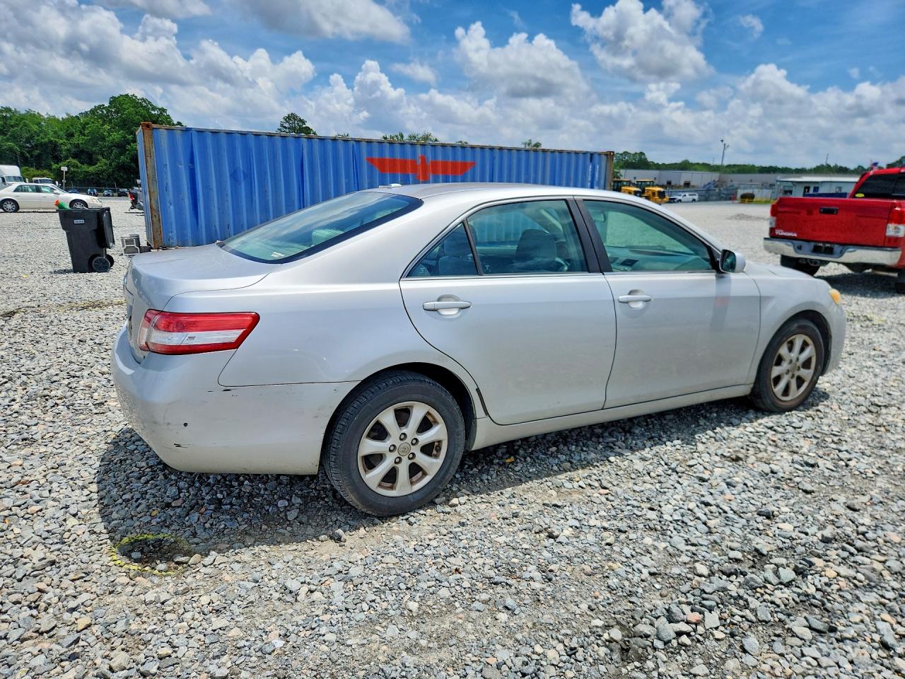 2011 Toyota Camry Le Silver vin: 4T1BF3EK6BU195239