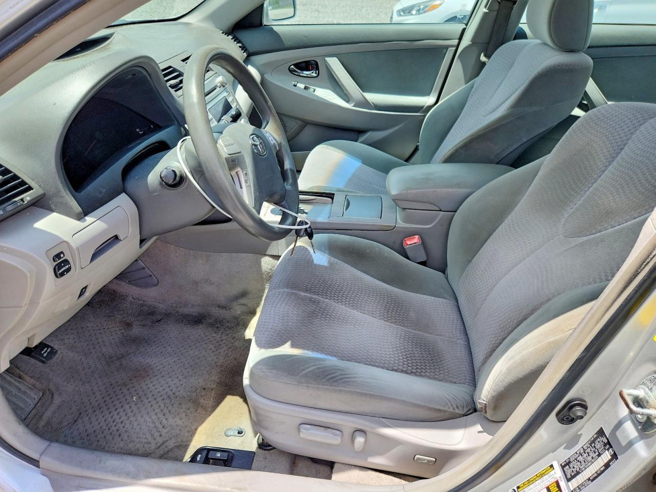 2011 Toyota Camry Le Silver vin: 4T1BF3EK6BU195239