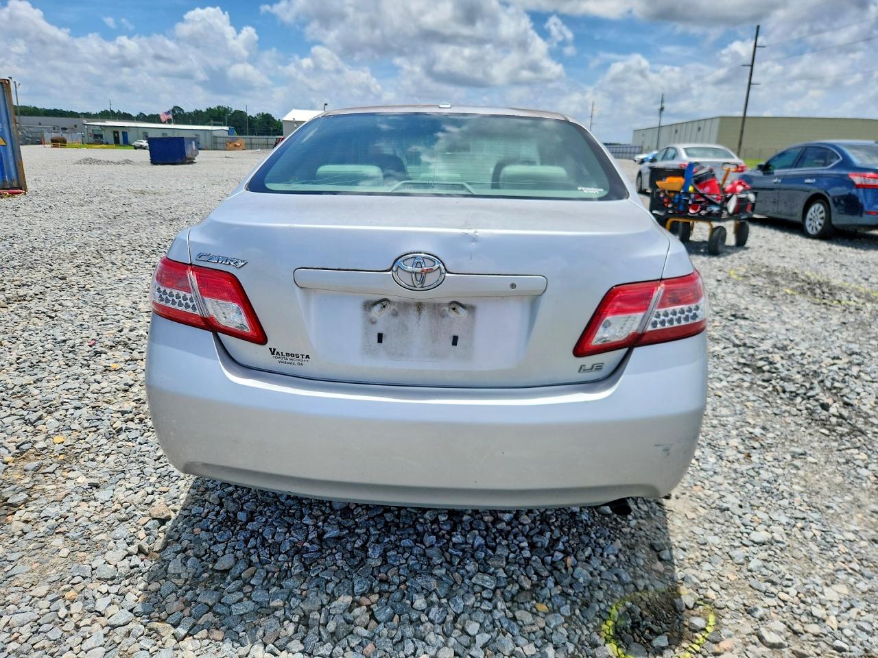 2011 Toyota Camry Le Silver vin: 4T1BF3EK6BU195239