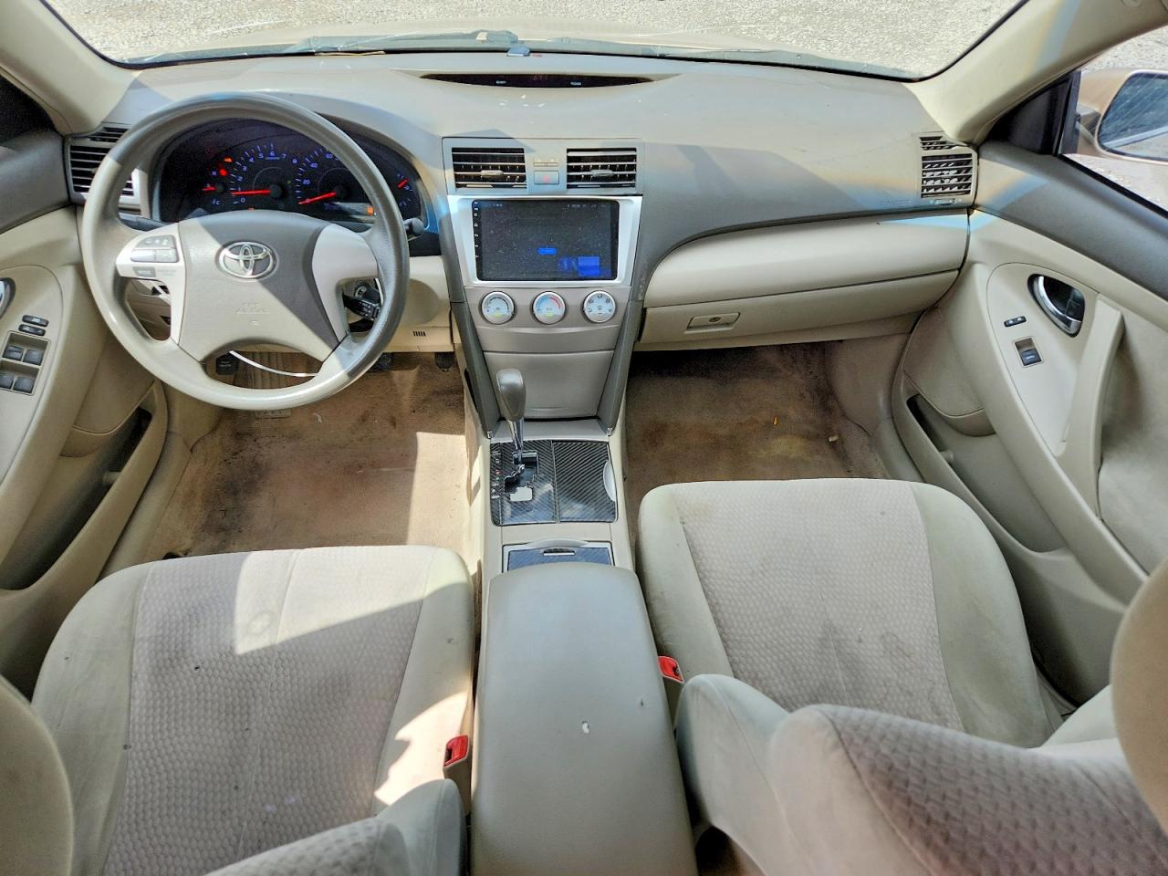 2011 Toyota Camry Le Gold vin: 4T1BF3EK6BU195659