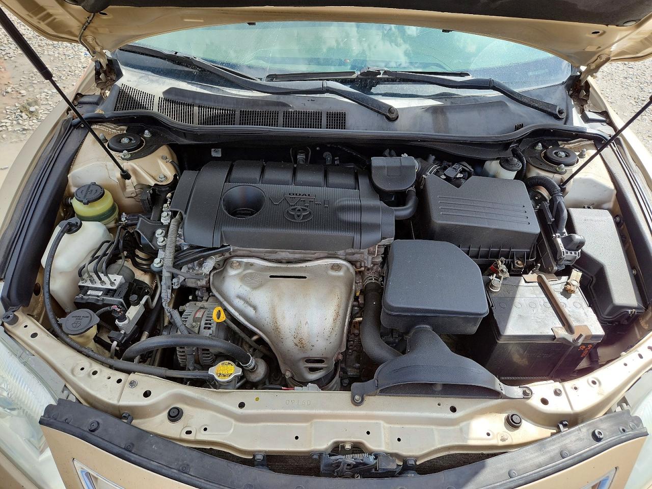 2011 Toyota Camry Le Gold vin: 4T1BF3EK6BU195659