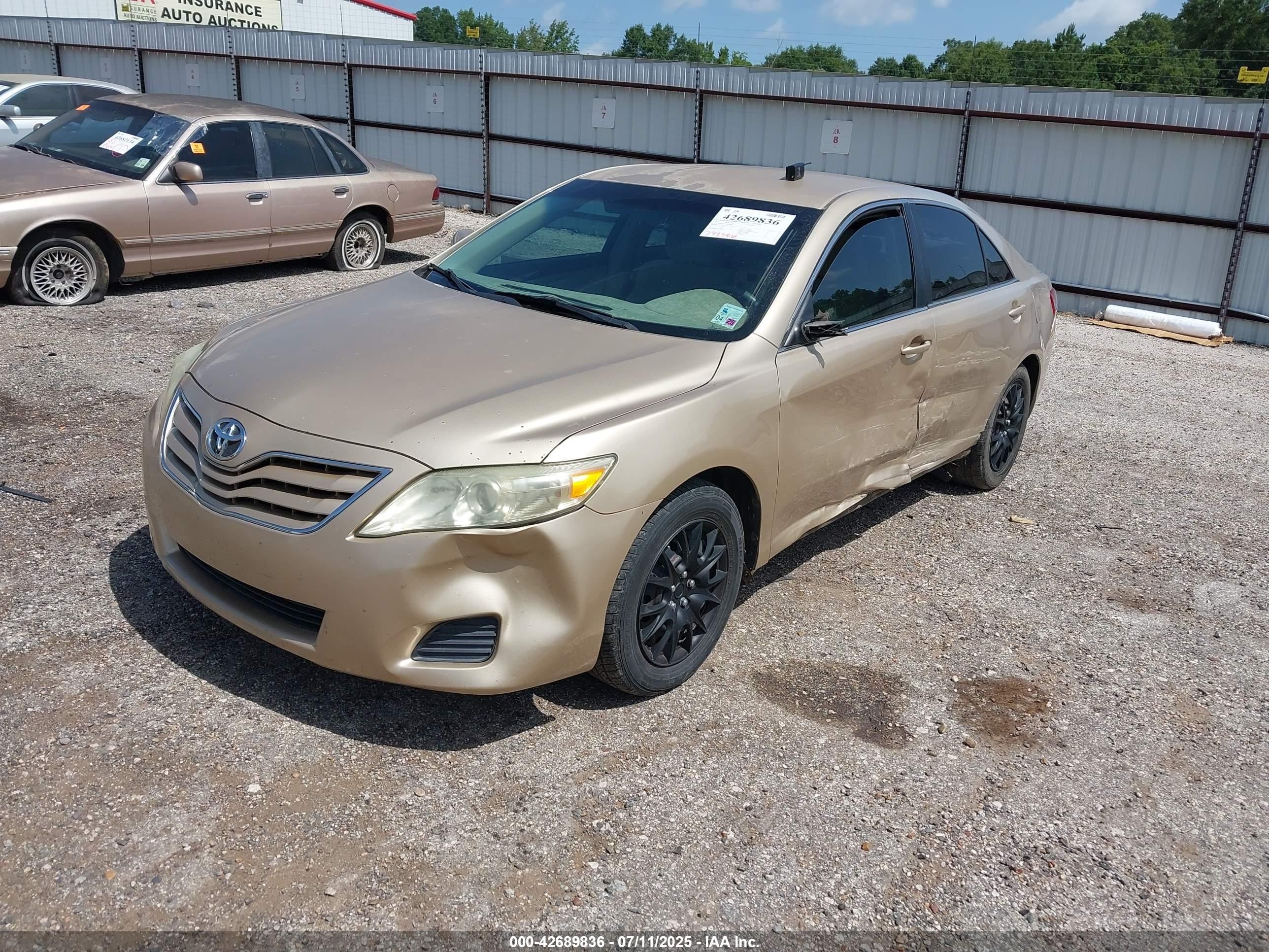 2011 Toyota Camry Le Tan vin: 4T1BF3EK6BU198206