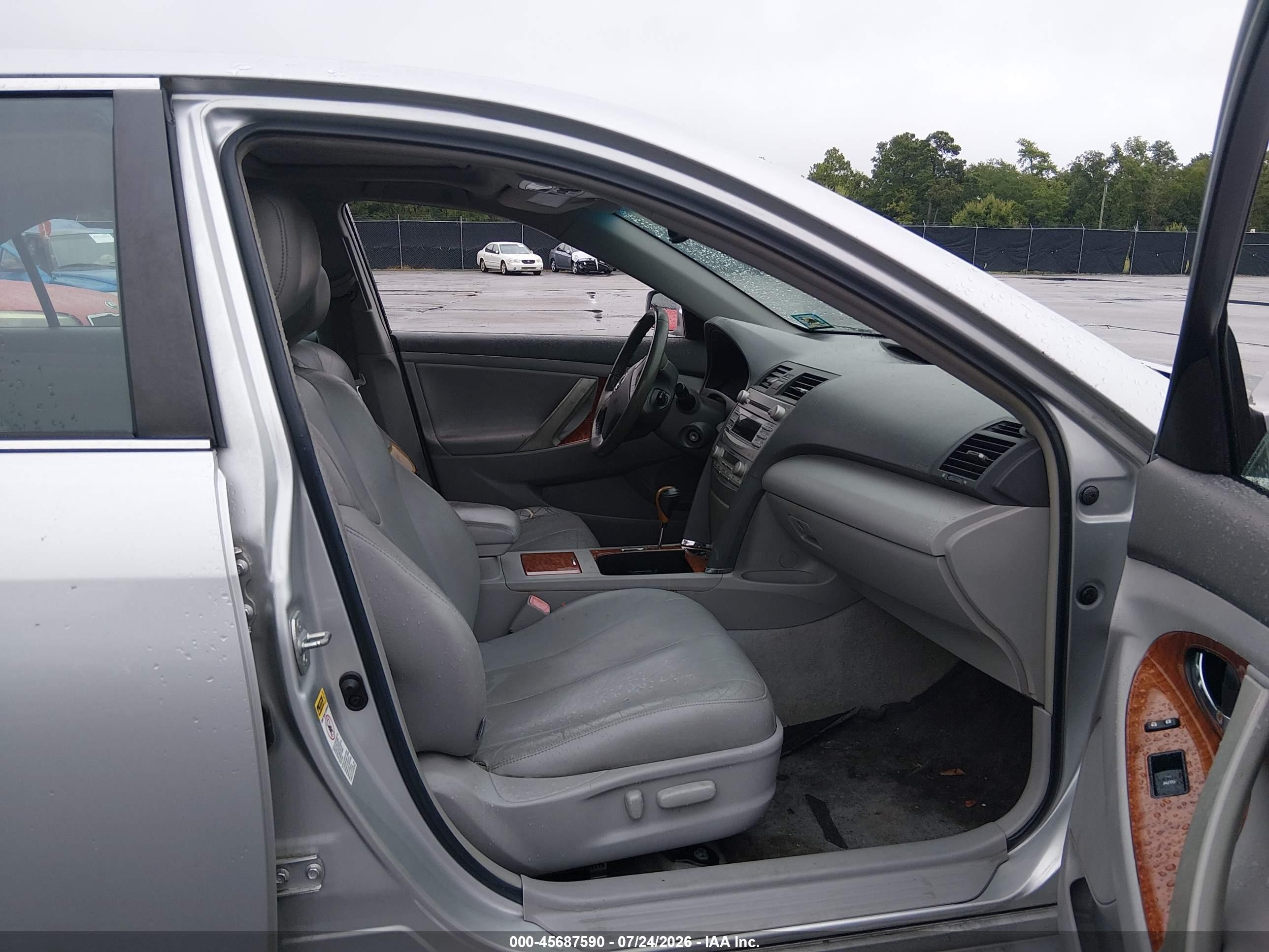 2011 Toyota Camry Xle Silver vin: 4T1BF3EK6BU198738
