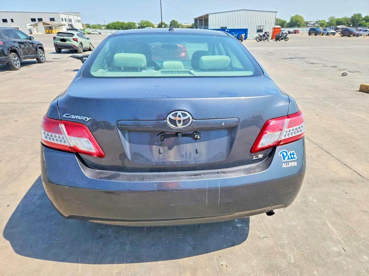 2011 Toyota Camry Le Серый vin: 4T1BF3EK6BU207793
