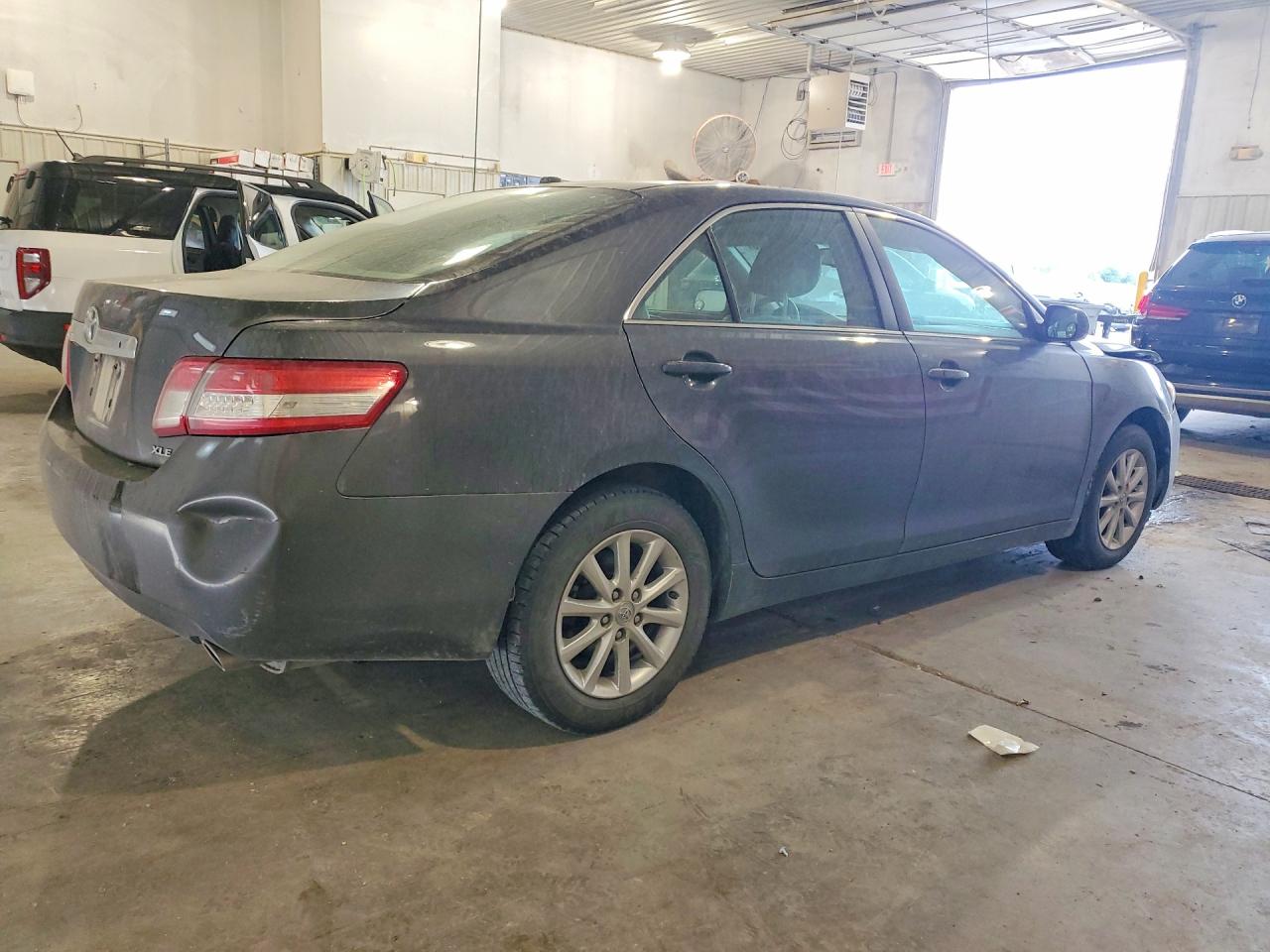 2011 Toyota Camry Xle Gray vin: 4T1BF3EK6BU210628