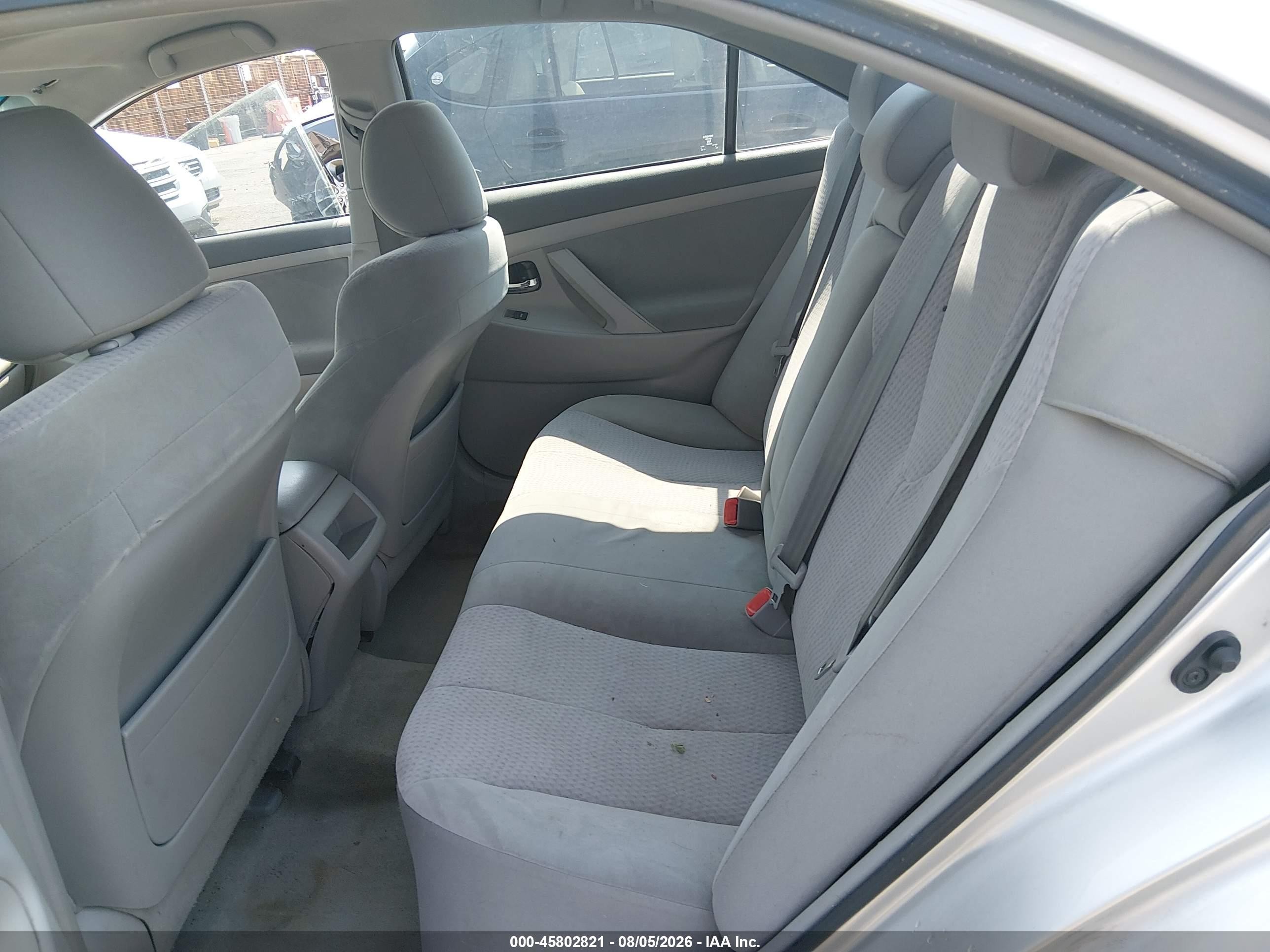 2011 Toyota Camry Le Gray vin: 4T1BF3EK6BU211195