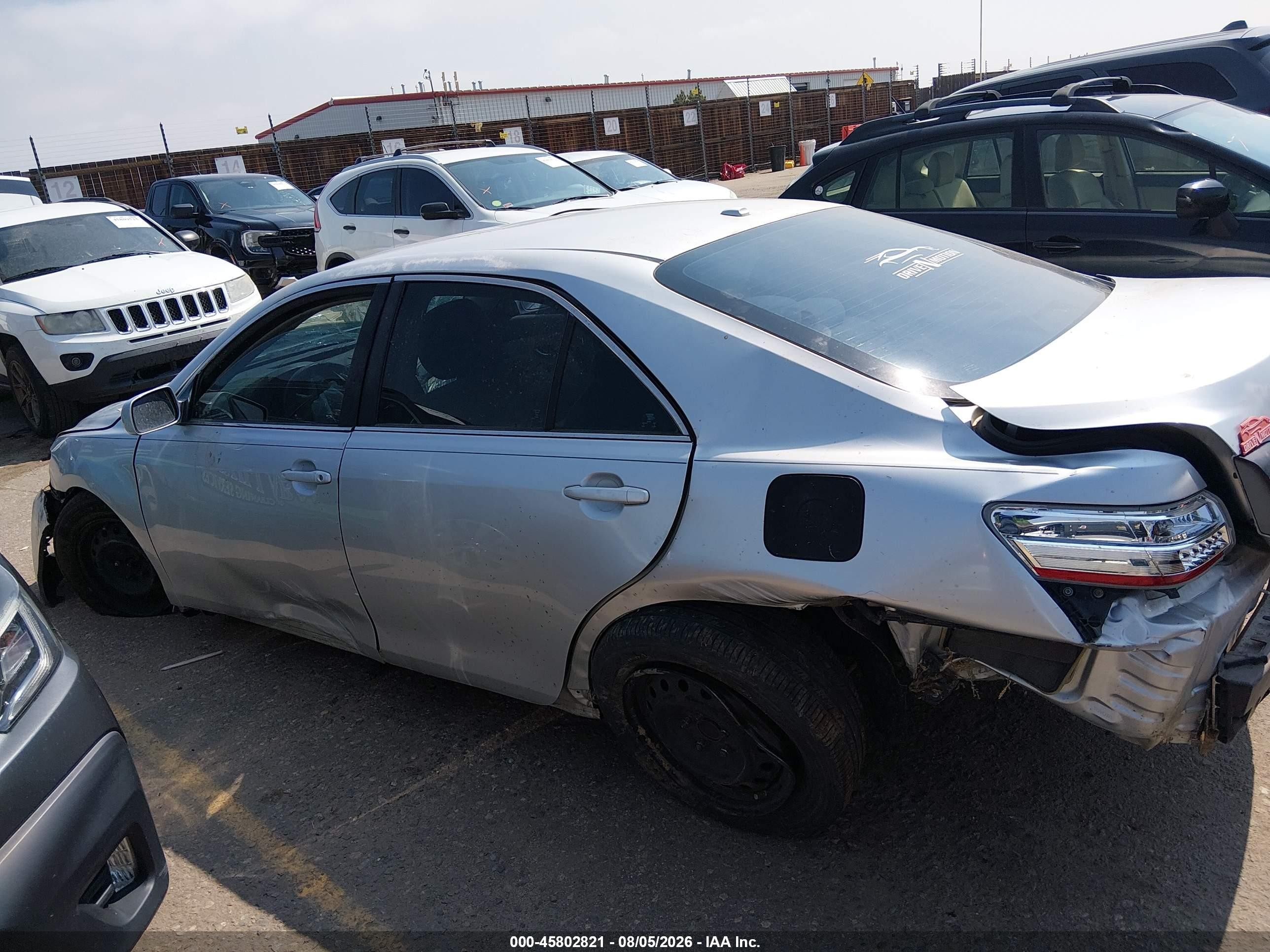 2011 Toyota Camry Le Gray vin: 4T1BF3EK6BU211195