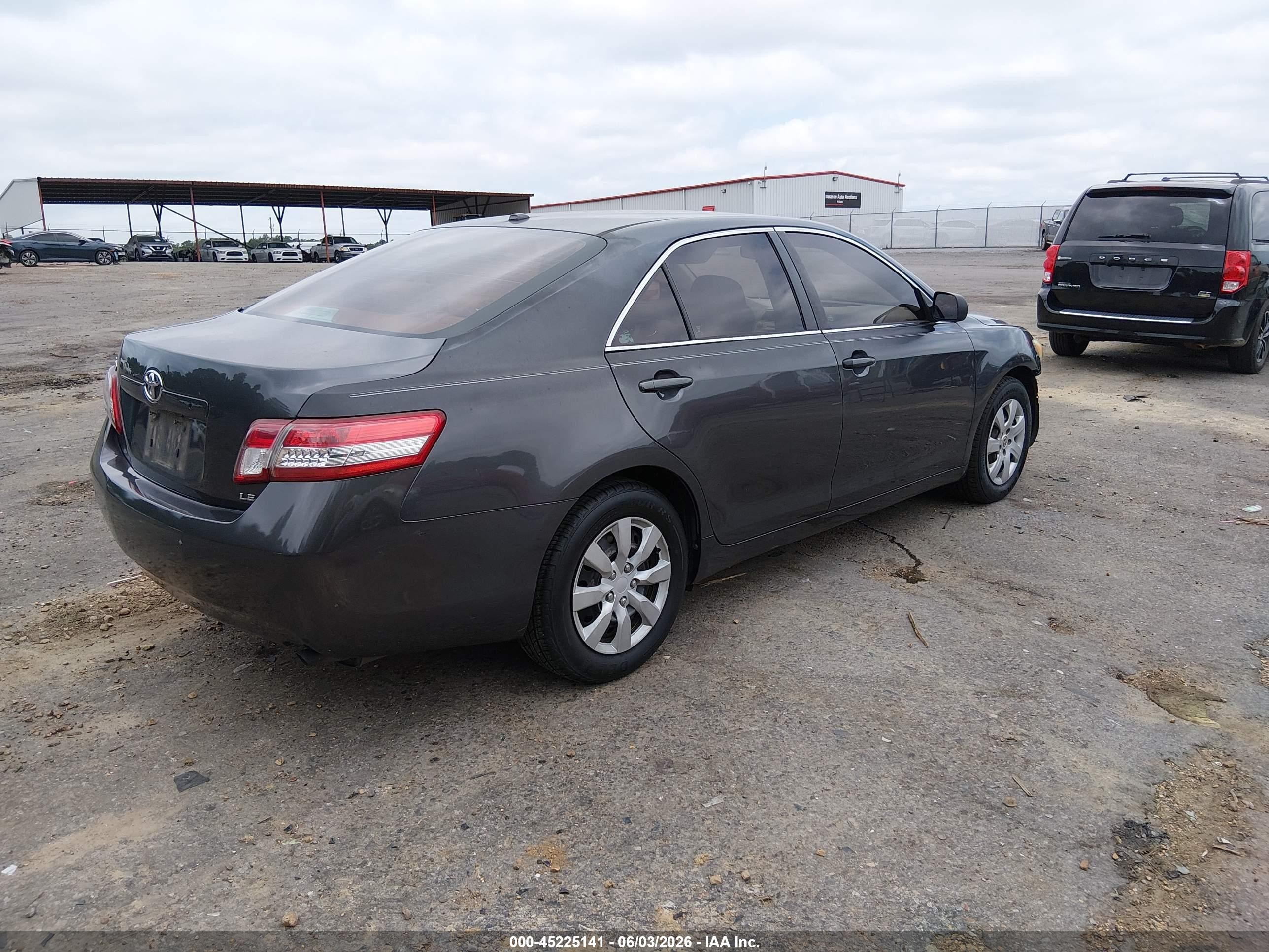 2011 Toyota Camry Le Gray vin: 4T1BF3EK6BU211567