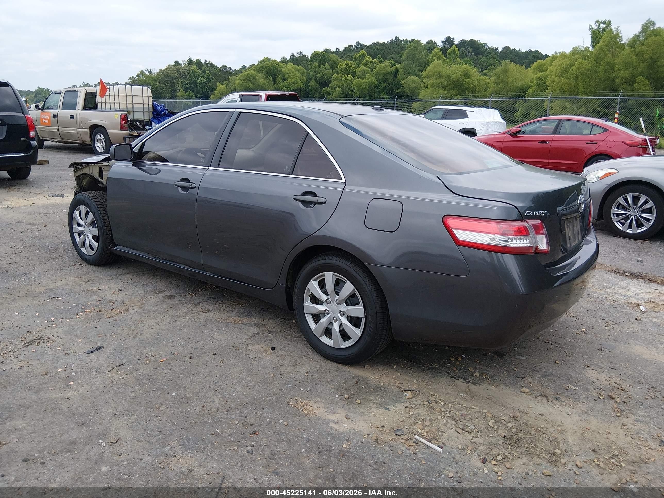 2011 Toyota Camry Le Gray vin: 4T1BF3EK6BU211567