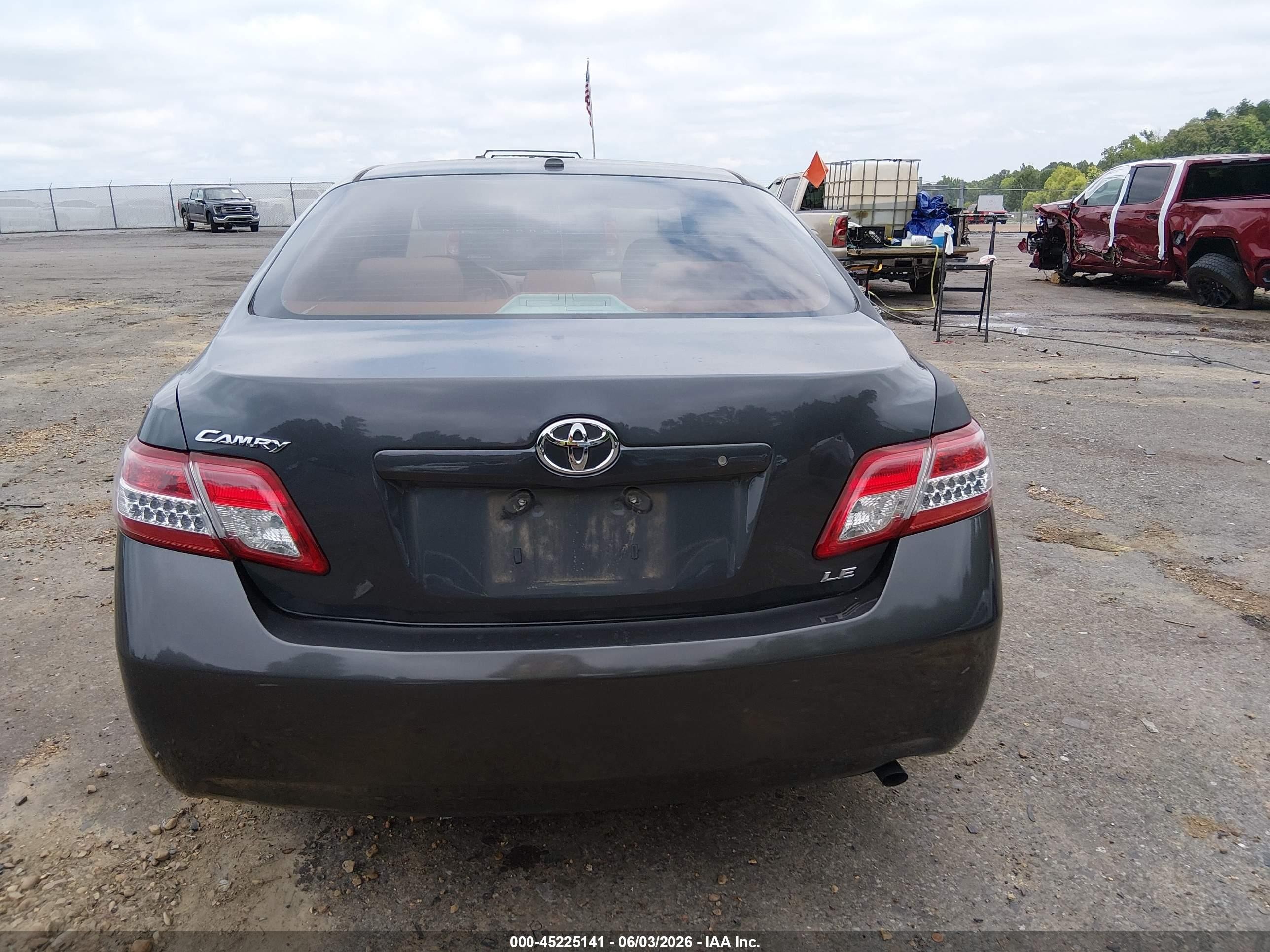 2011 Toyota Camry Le Gray vin: 4T1BF3EK6BU211567