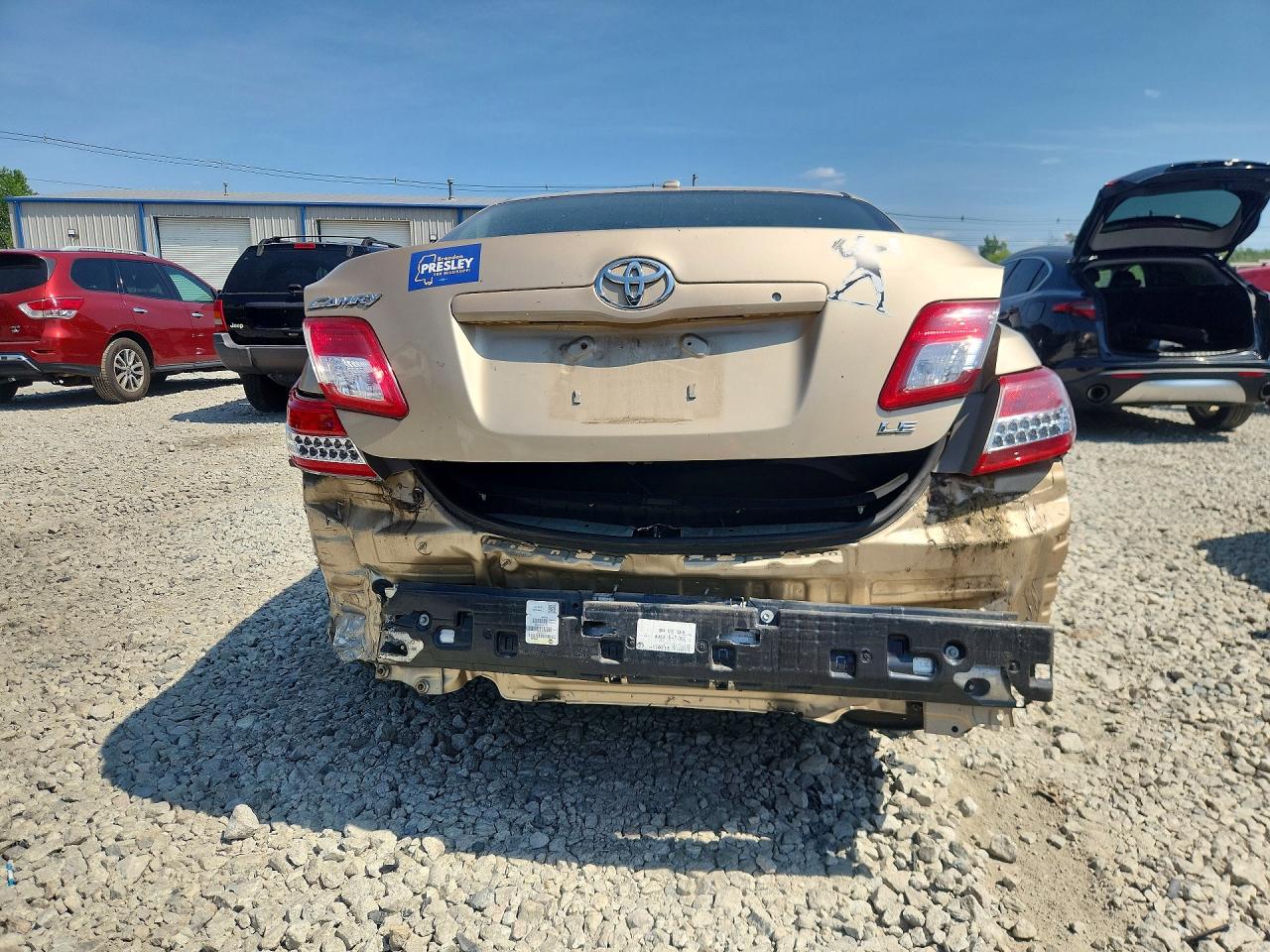 2011 Toyota Camry Le Tan vin: 4T1BF3EK6BU216106