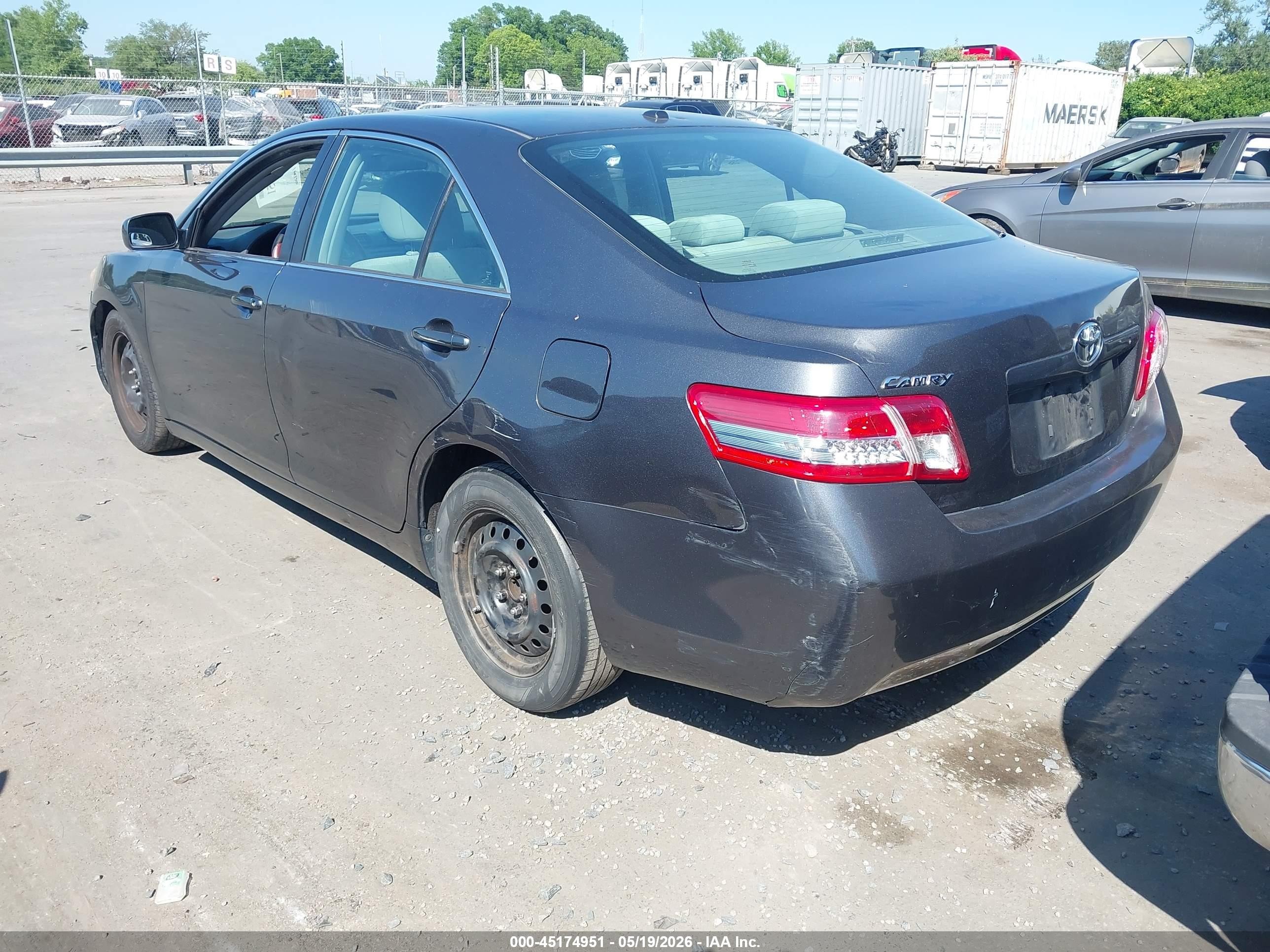 2011 Toyota Camry Le Gray vin: 4T1BF3EK6BU219653