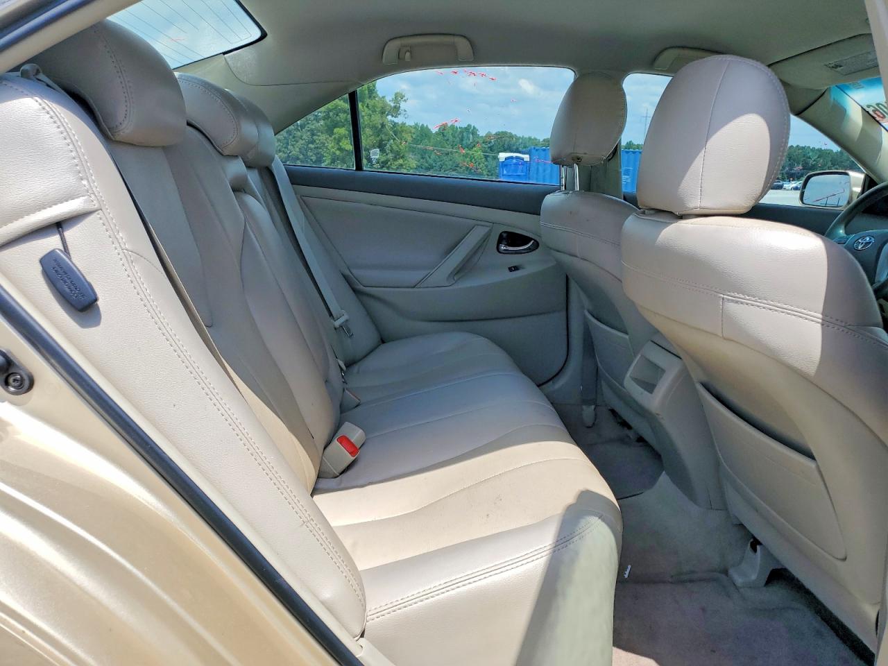 2011 Toyota Camry Le Cream vin: 4T1BF3EK6BU224965