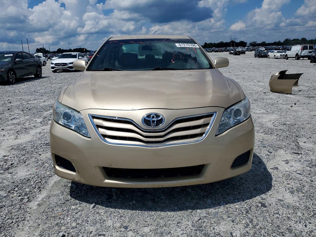 2011 Toyota Camry Le Cream vin: 4T1BF3EK6BU224965