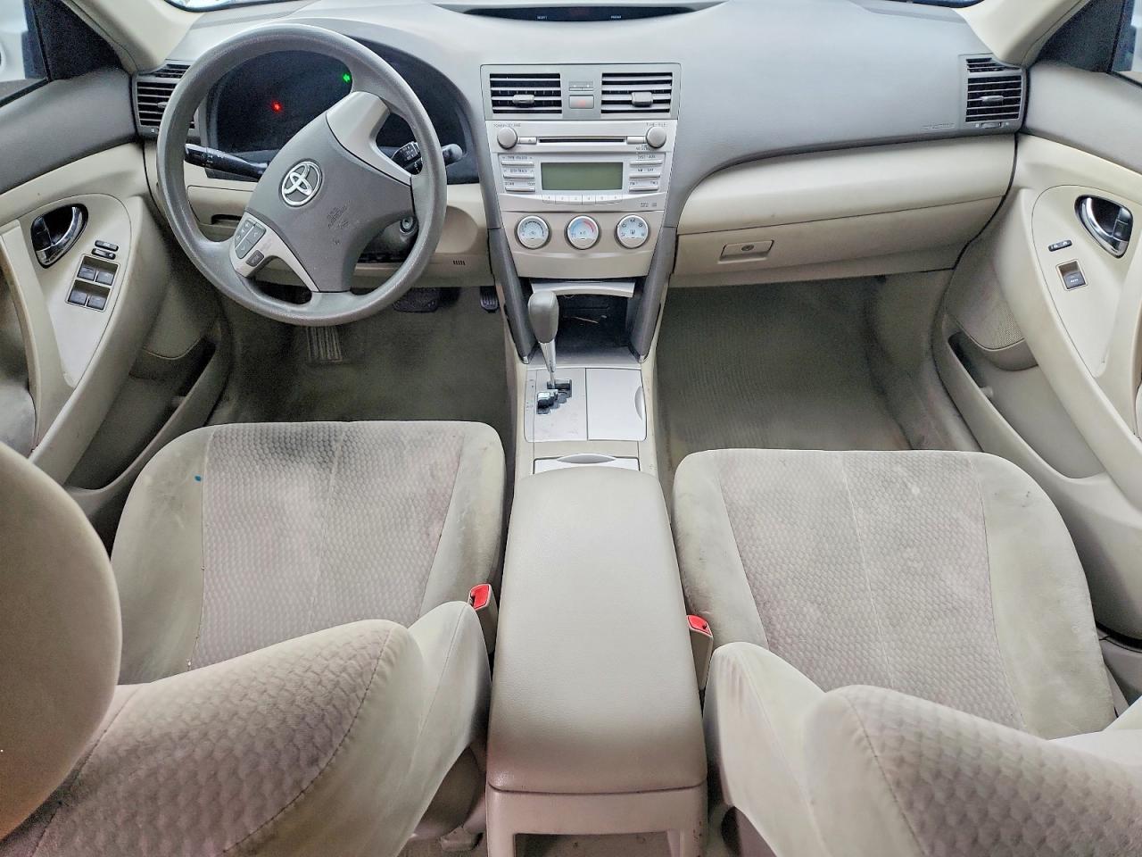 2011 Toyota Camry Base Белый vin: 4T1BF3EK6BU581739