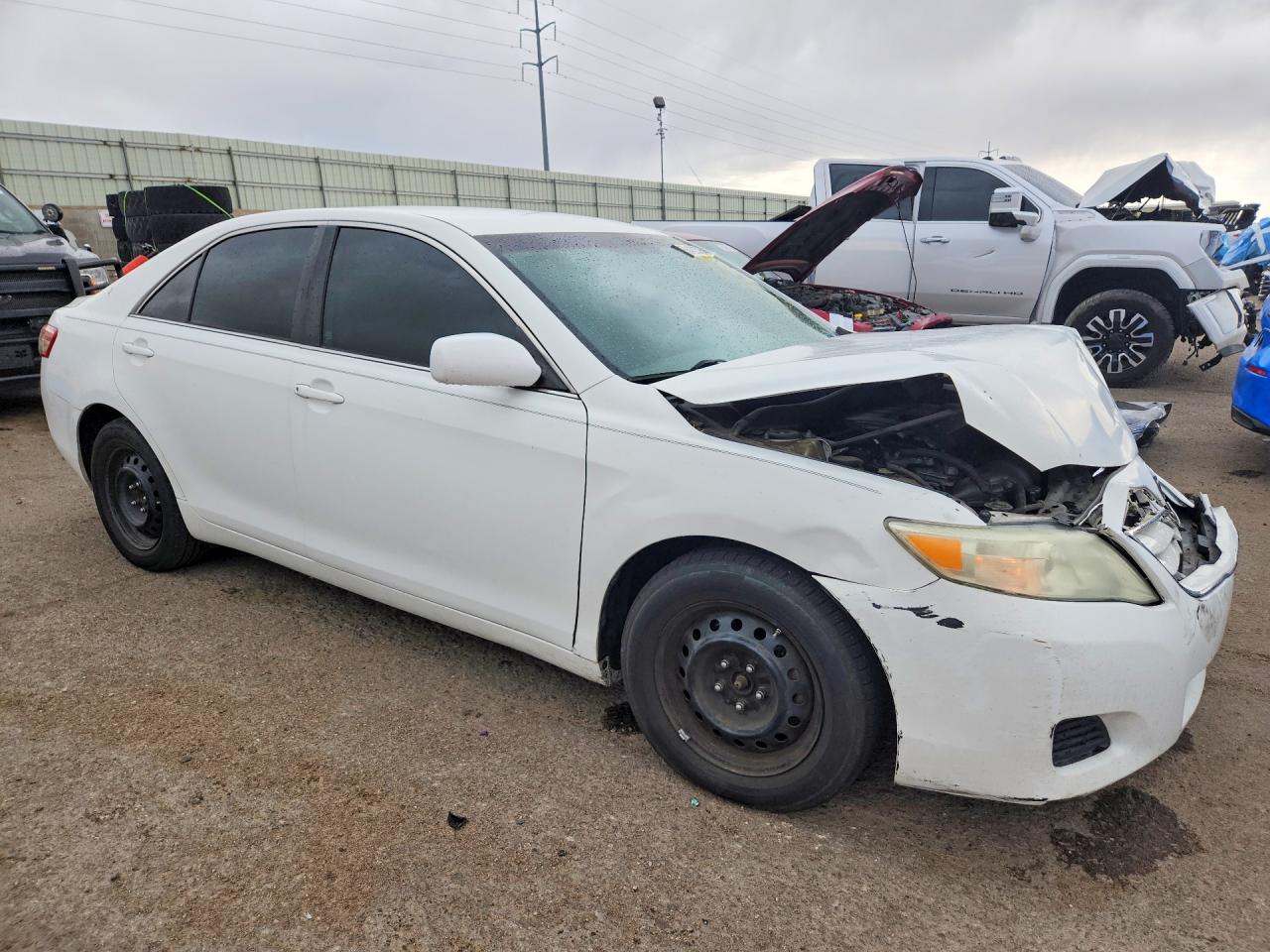 2011 Toyota Camry Base Белый vin: 4T1BF3EK6BU581739