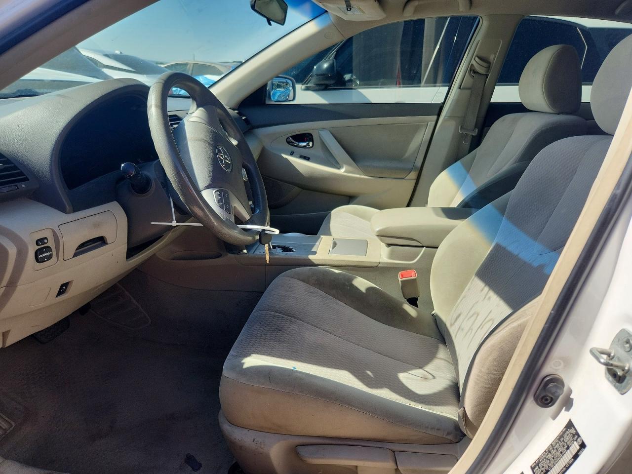 2011 Toyota Camry Base Белый vin: 4T1BF3EK6BU581739